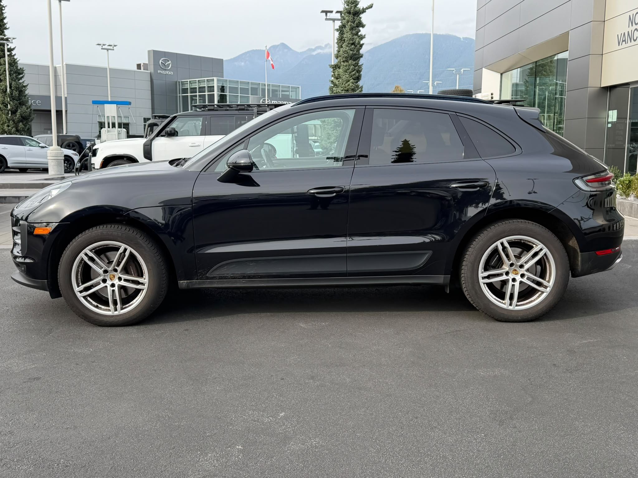 2019  Macan