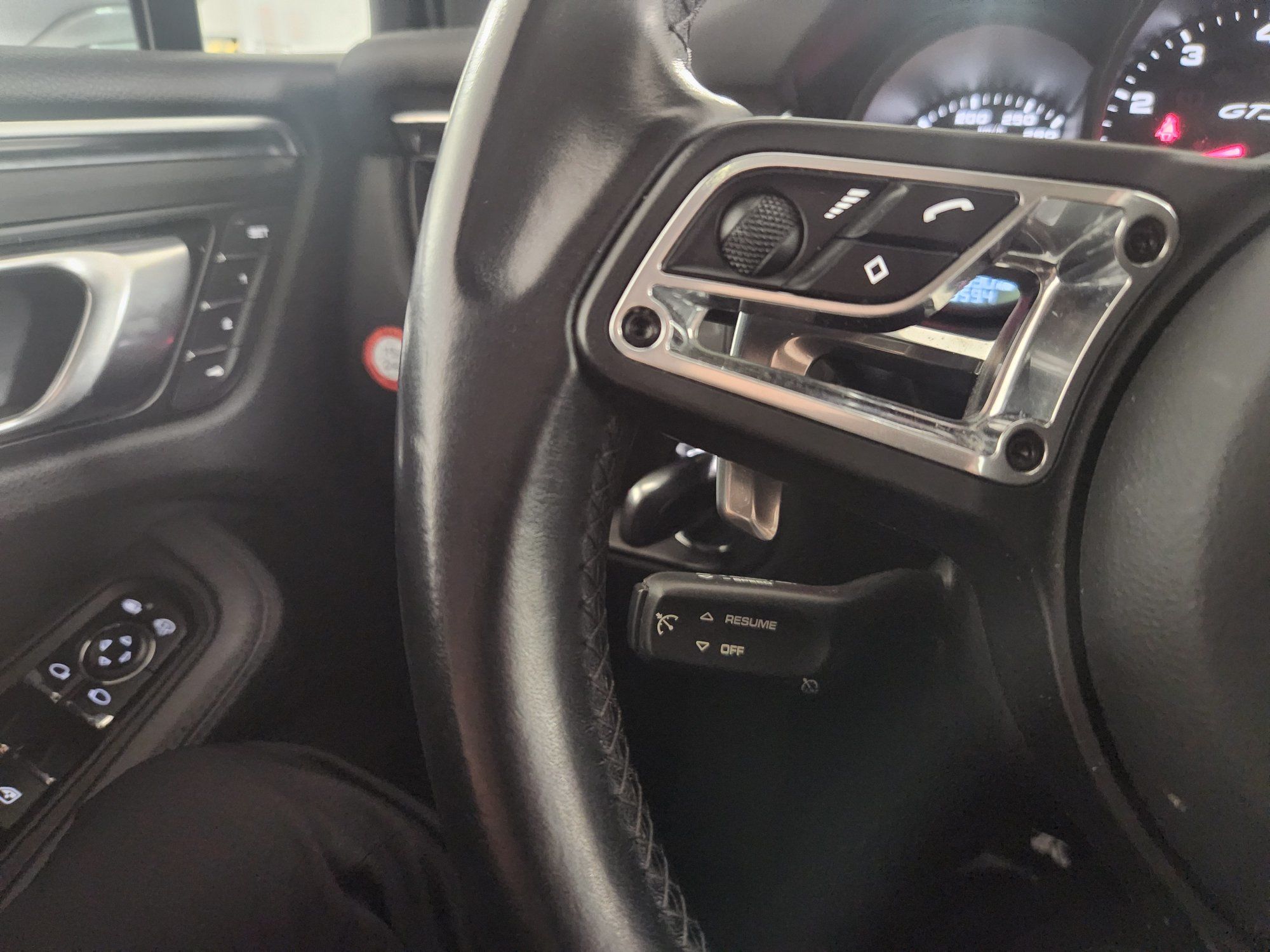 2021 Porsche Macan in Vancouver, British Columbia
