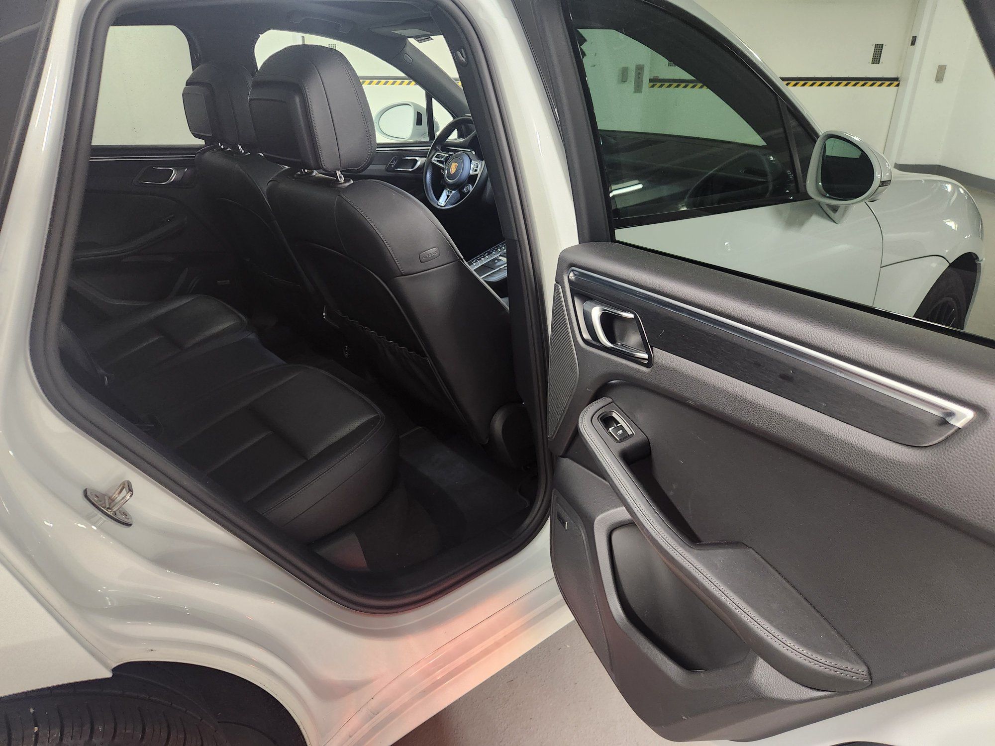 2021 Porsche Macan in Vancouver, British Columbia
