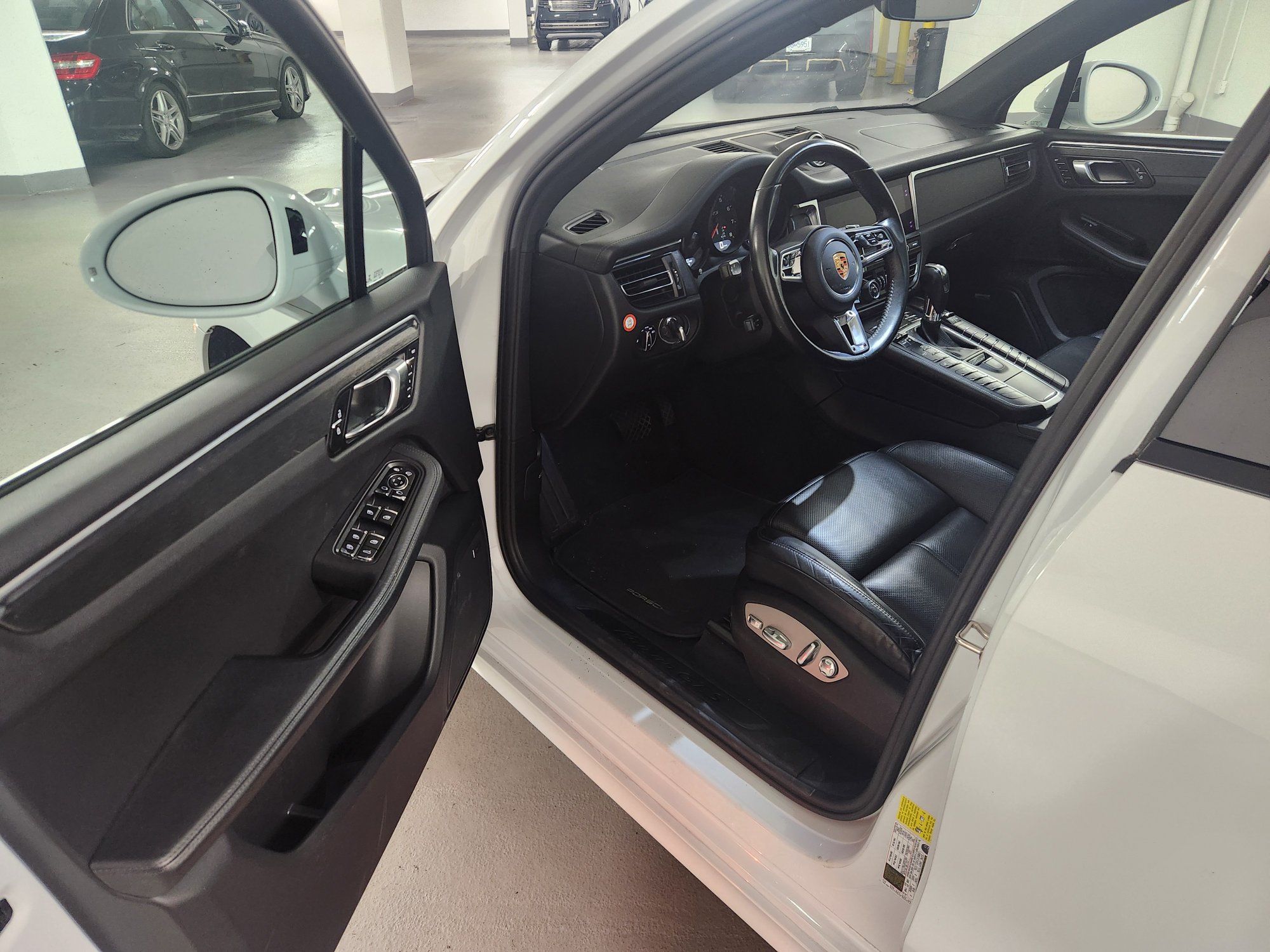 2021 Porsche Macan in Vancouver, British Columbia