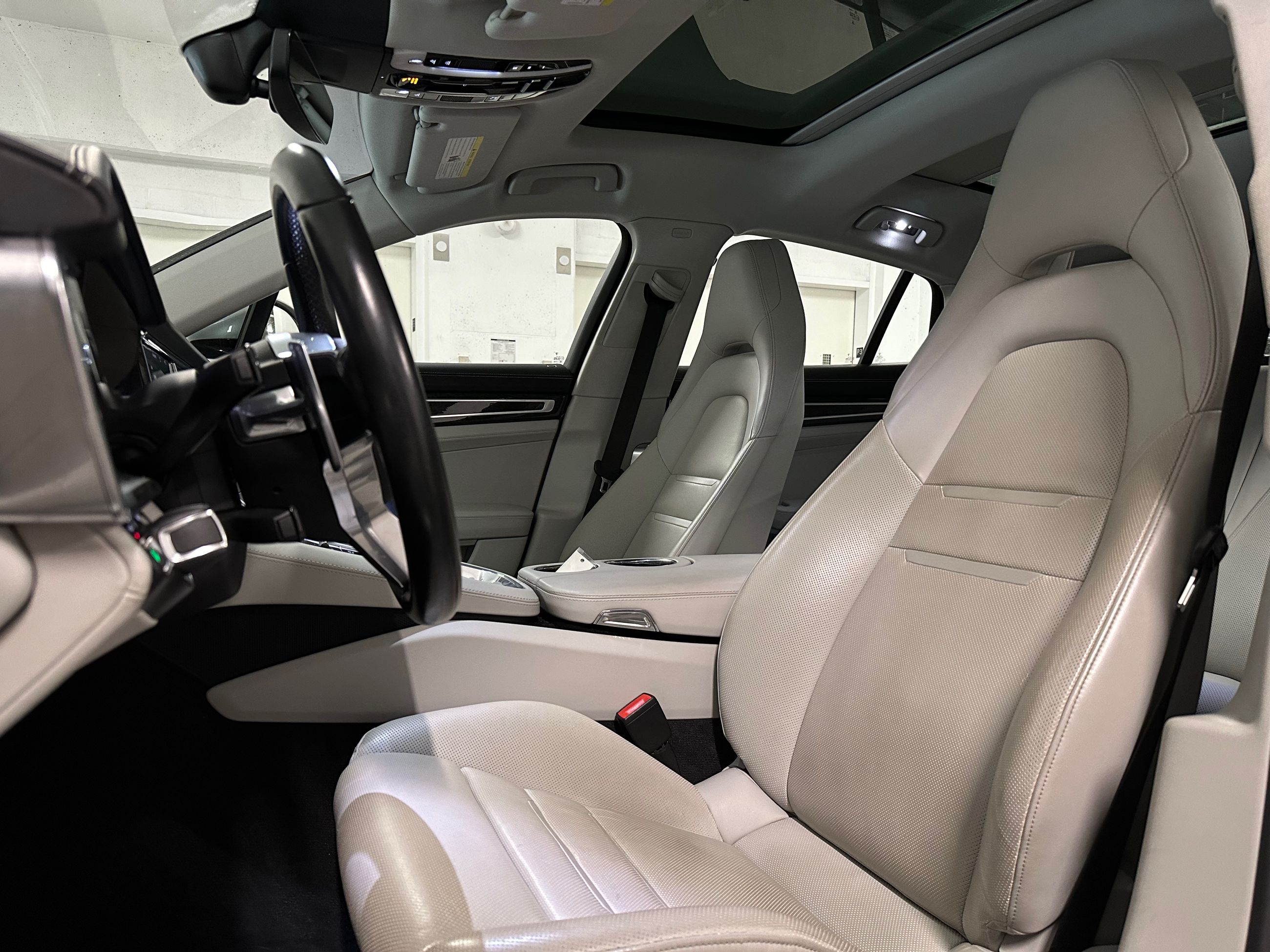 Porsche Panamera  2018 à Vancouver, Colombie-Britannique