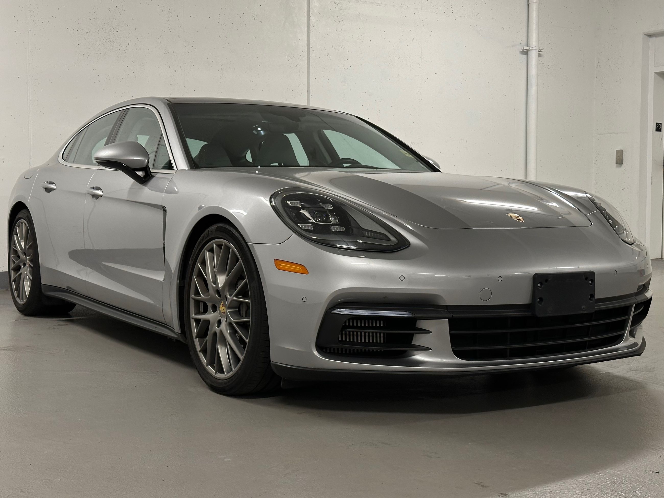 Porsche Panamera  2018 à Vancouver, Colombie-Britannique