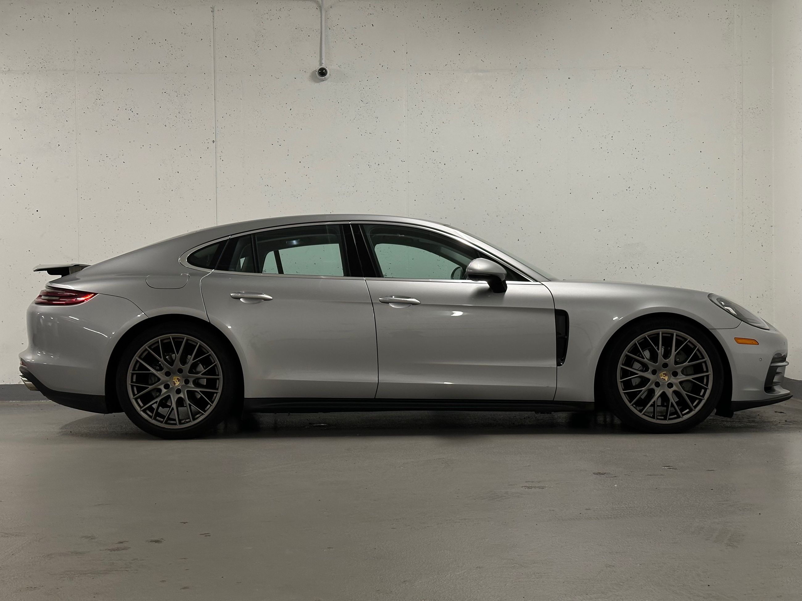 Porsche Panamera  2018 à Vancouver, Colombie-Britannique