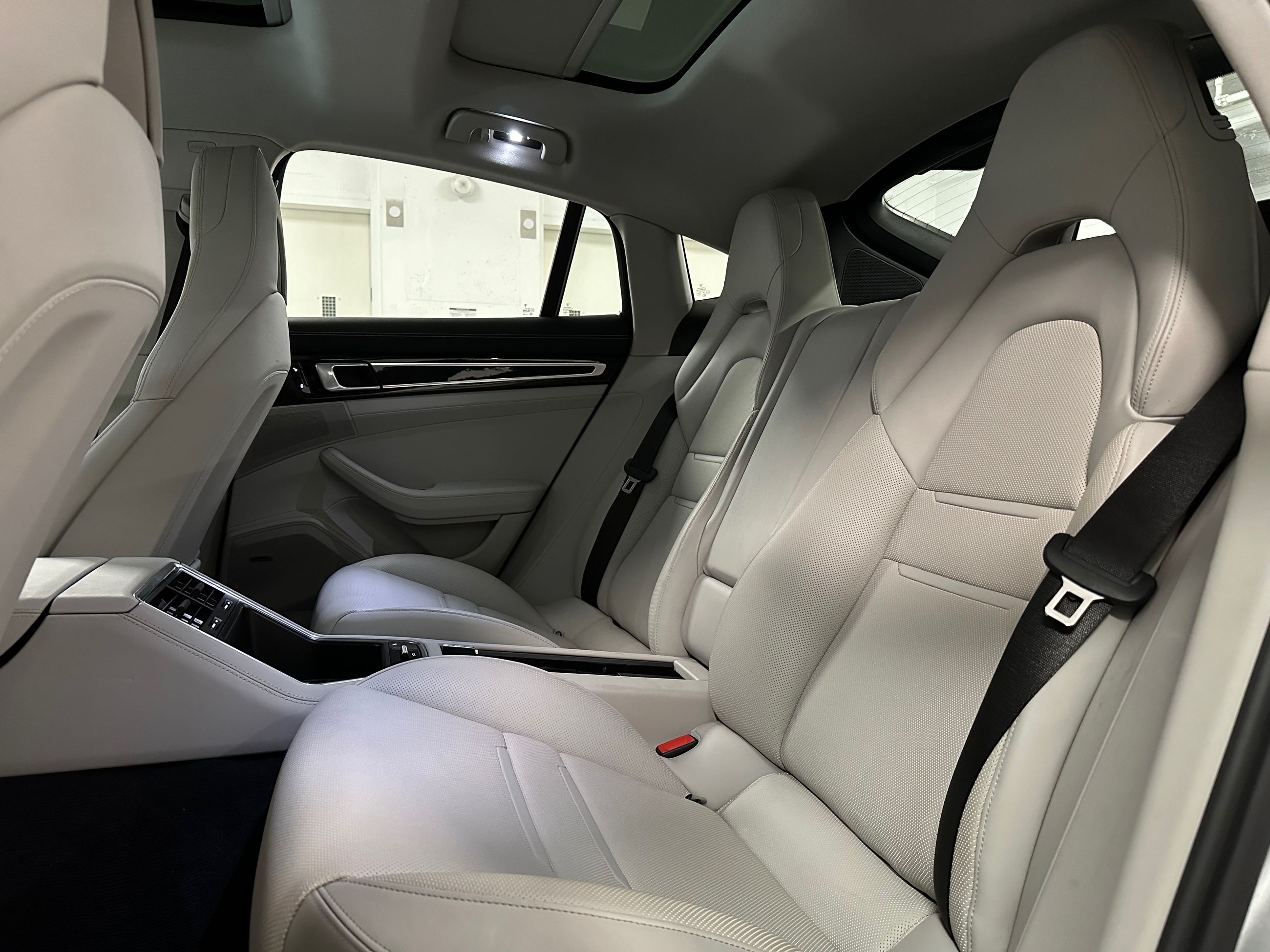 Porsche Panamera  2018 à Vancouver, Colombie-Britannique