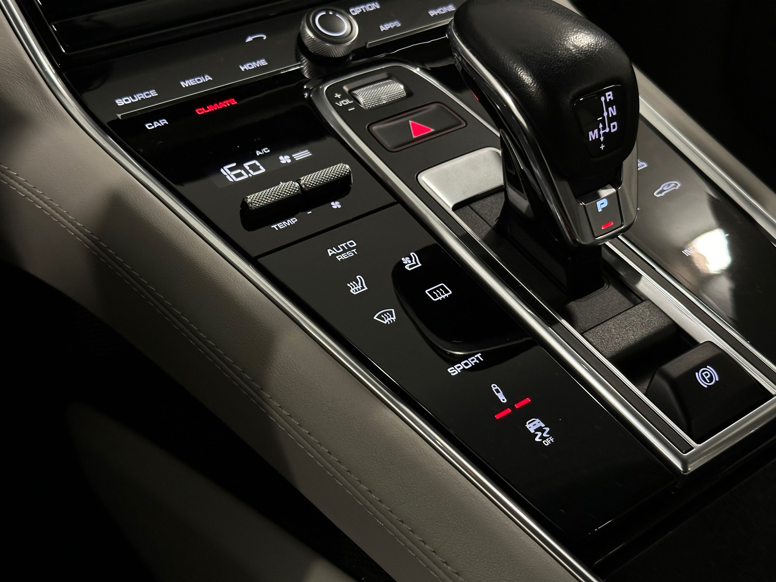 Porsche Panamera  2018 à Vancouver, Colombie-Britannique