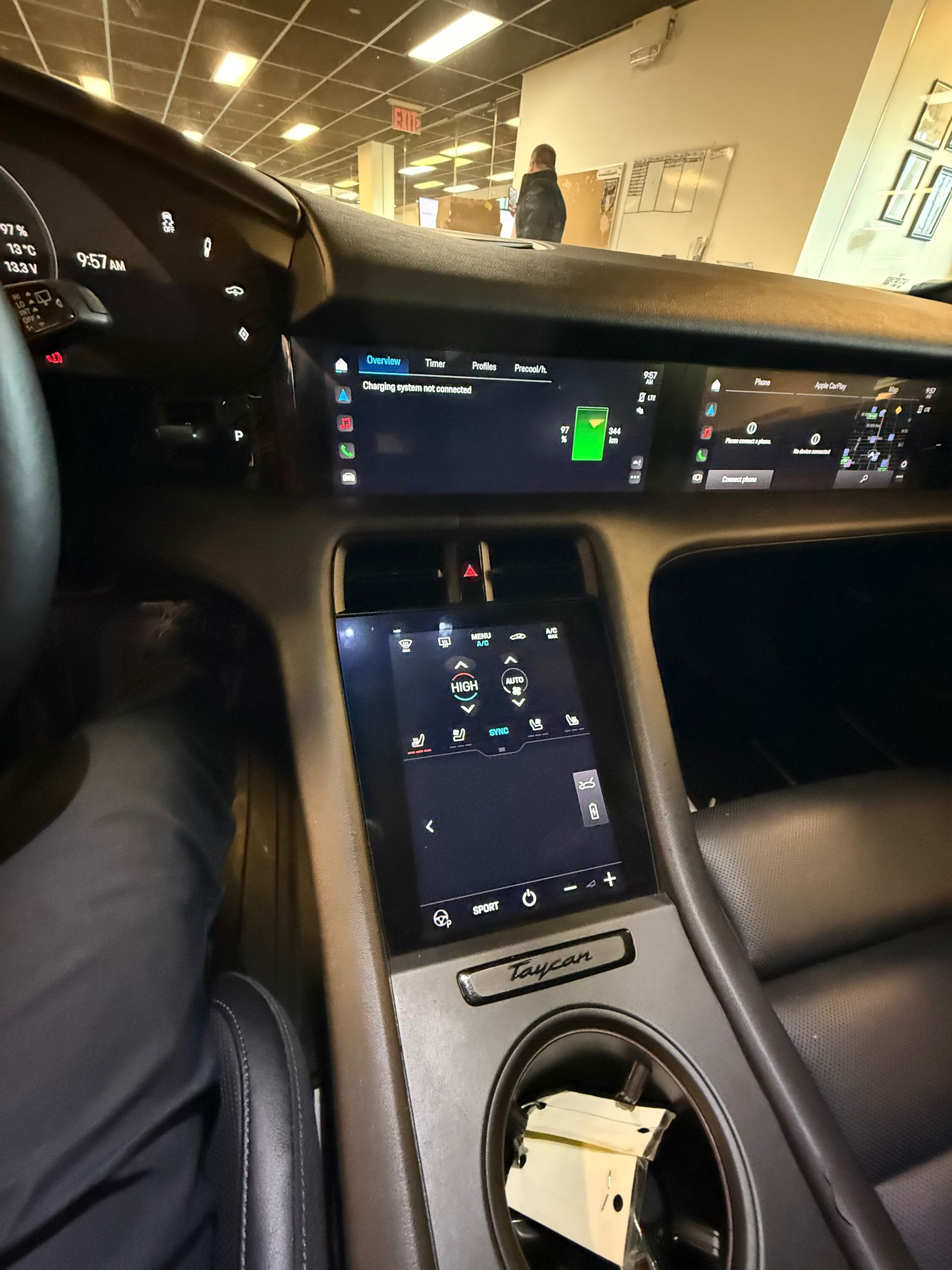 Porsche Taycan  2022 à Vancouver, Colombie-Britannique