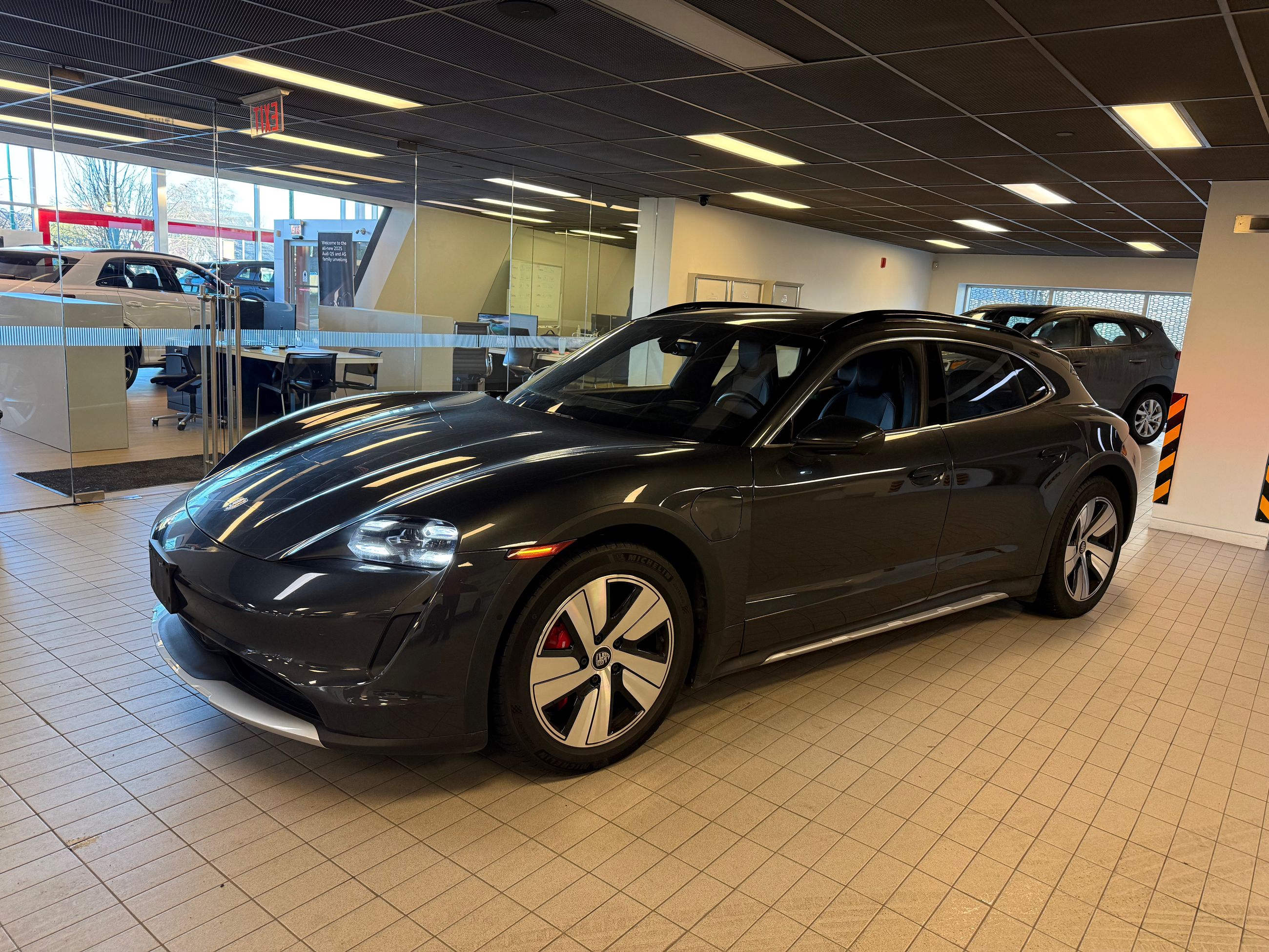 Porsche Taycan  2022 à Vancouver, Colombie-Britannique