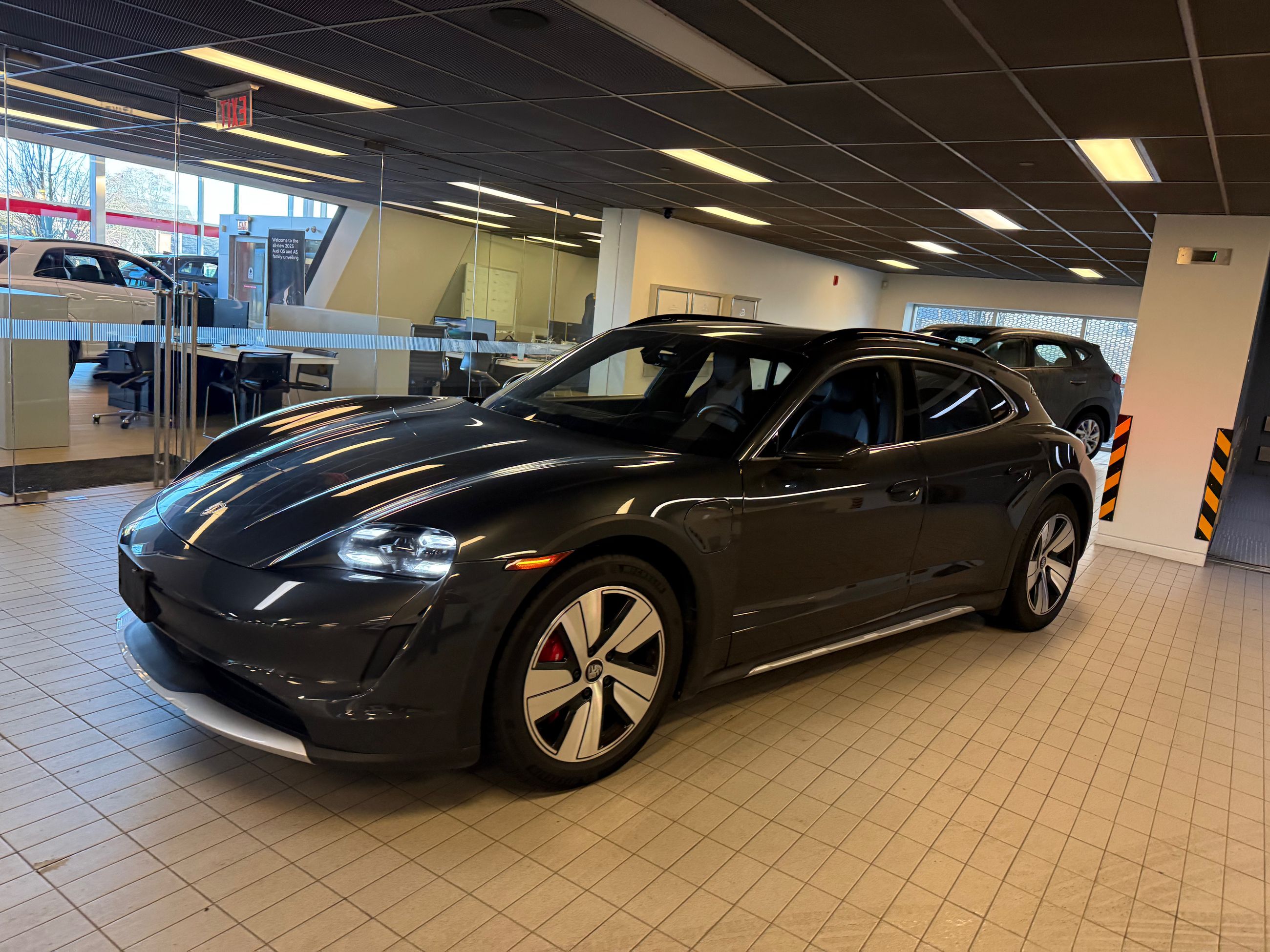 Porsche Taycan  2022 à Vancouver, Colombie-Britannique