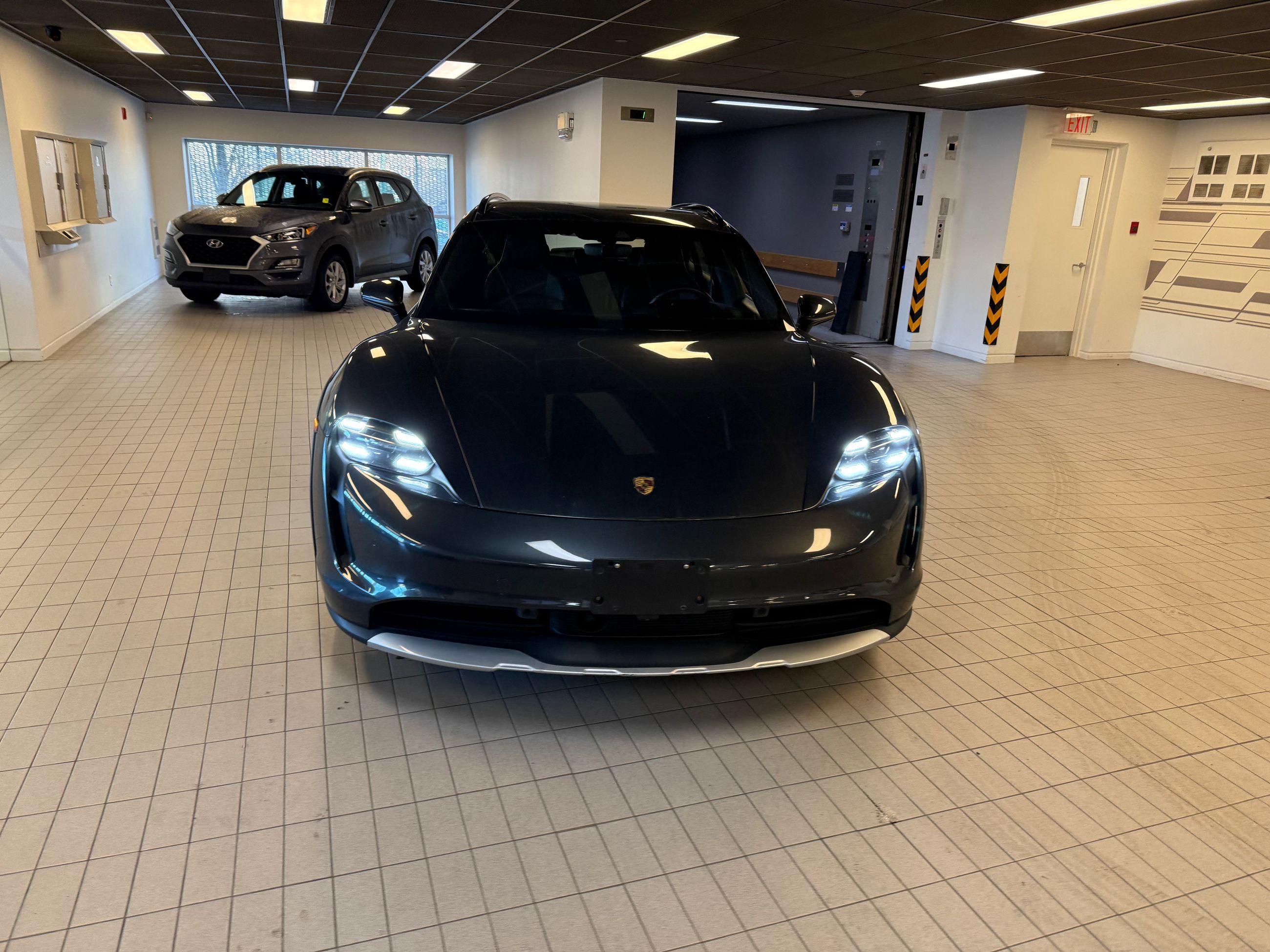 Porsche Taycan  2022 à Vancouver, Colombie-Britannique