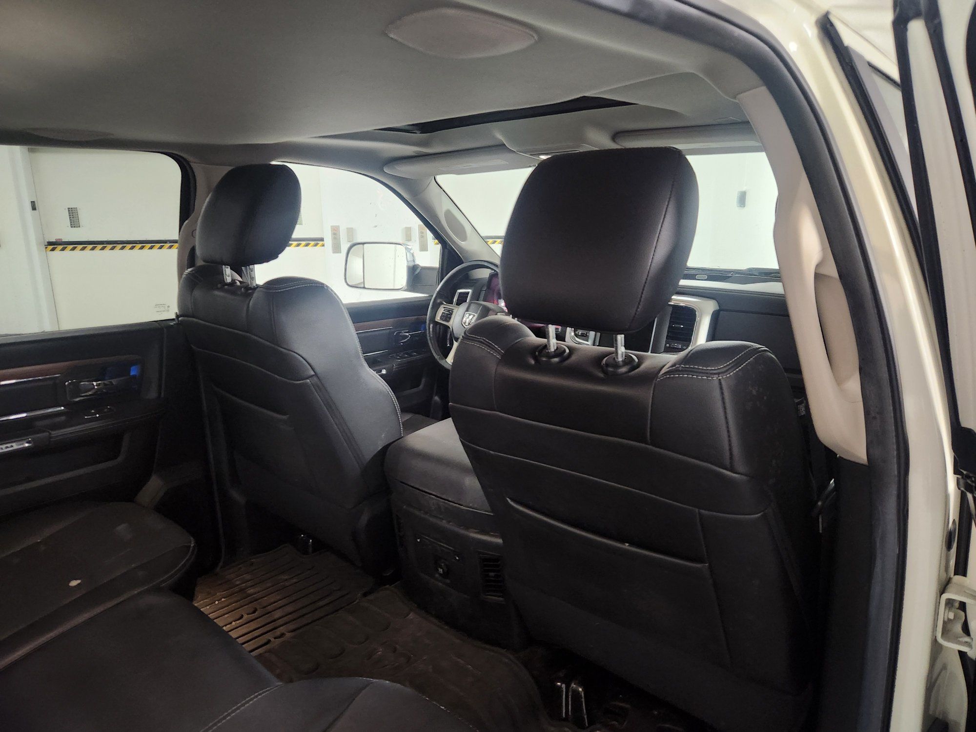 2017 Ram 1500 Crew Cab 4x4 in Vancouver, British Columbia