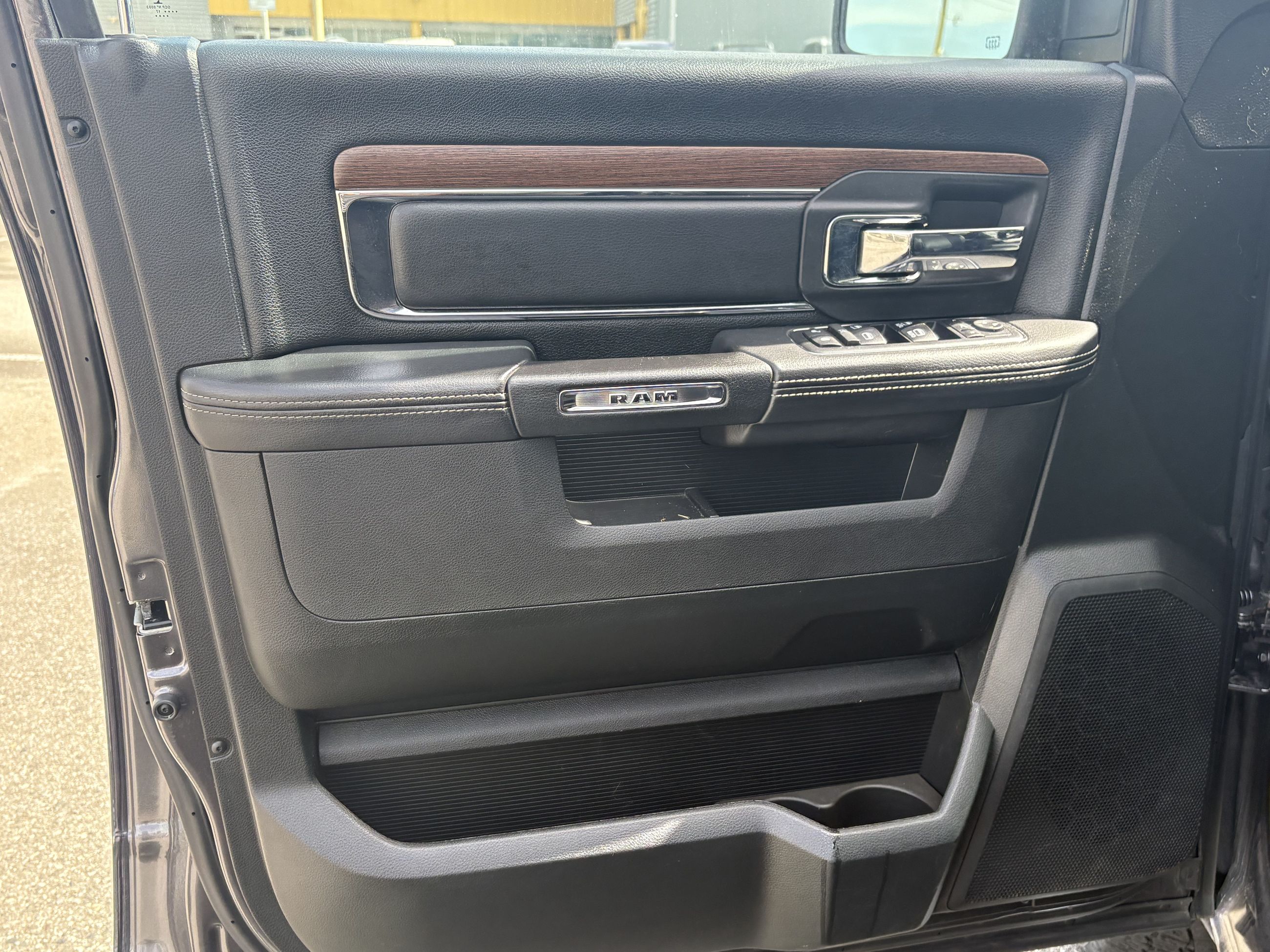 2017 Ram 1500 Crew Cab 4x4 in Vancouver, British Columbia