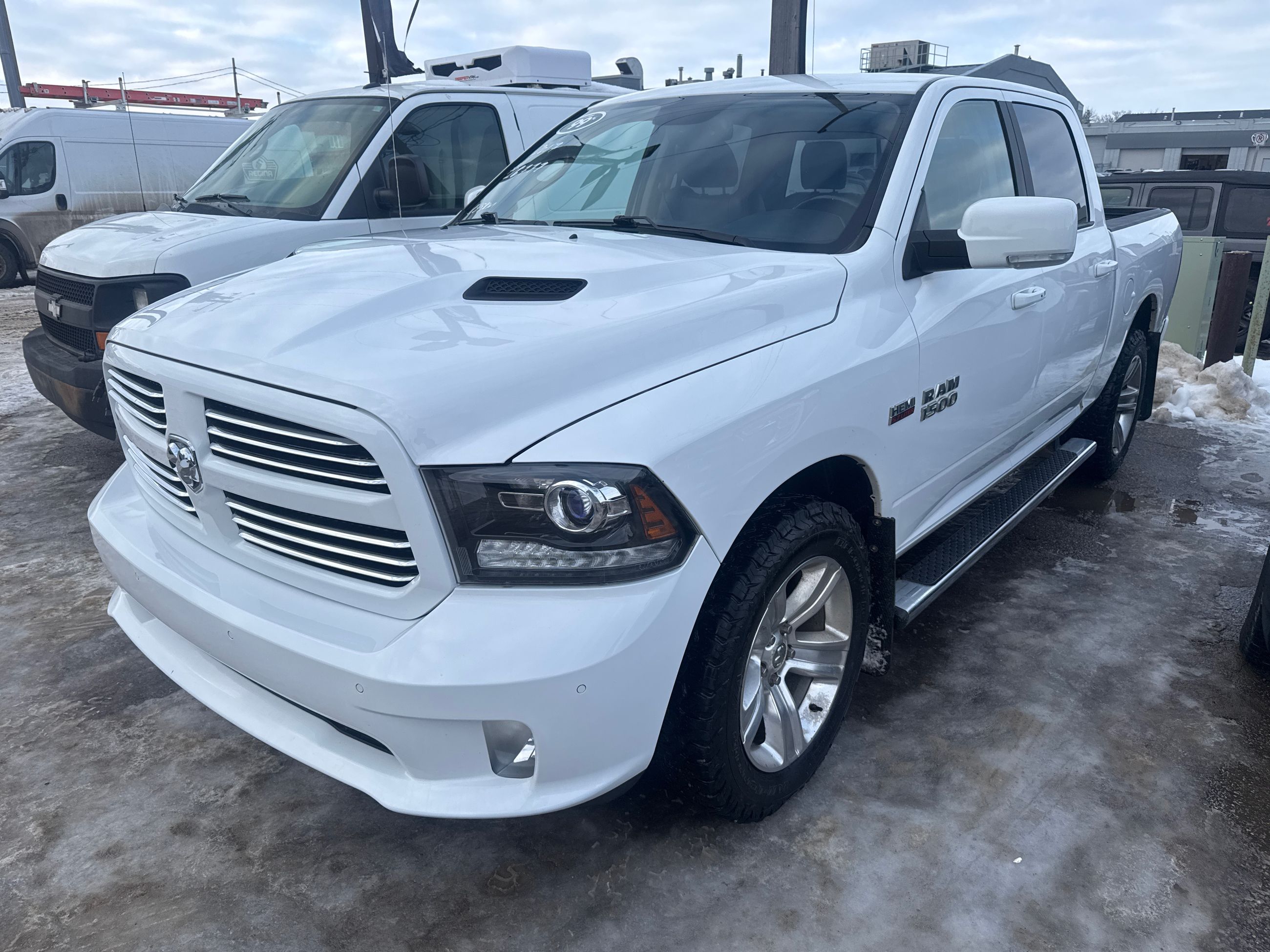 Ram RAM 1500 Crew Cab 4x4  2017 à Regina, Saskatchewan