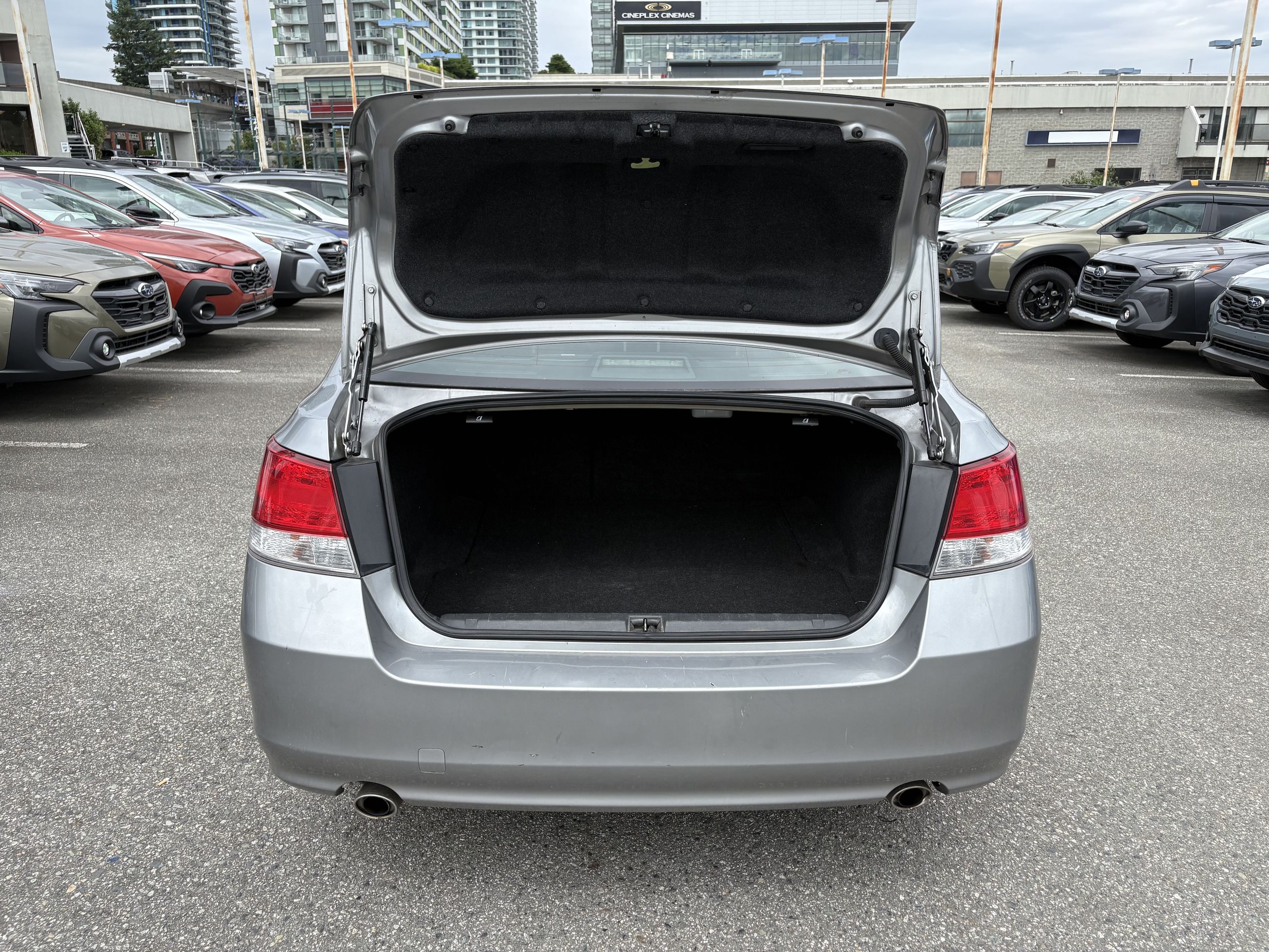 Subaru Legacy  2011 à Vancouver, Colombie-Britannique