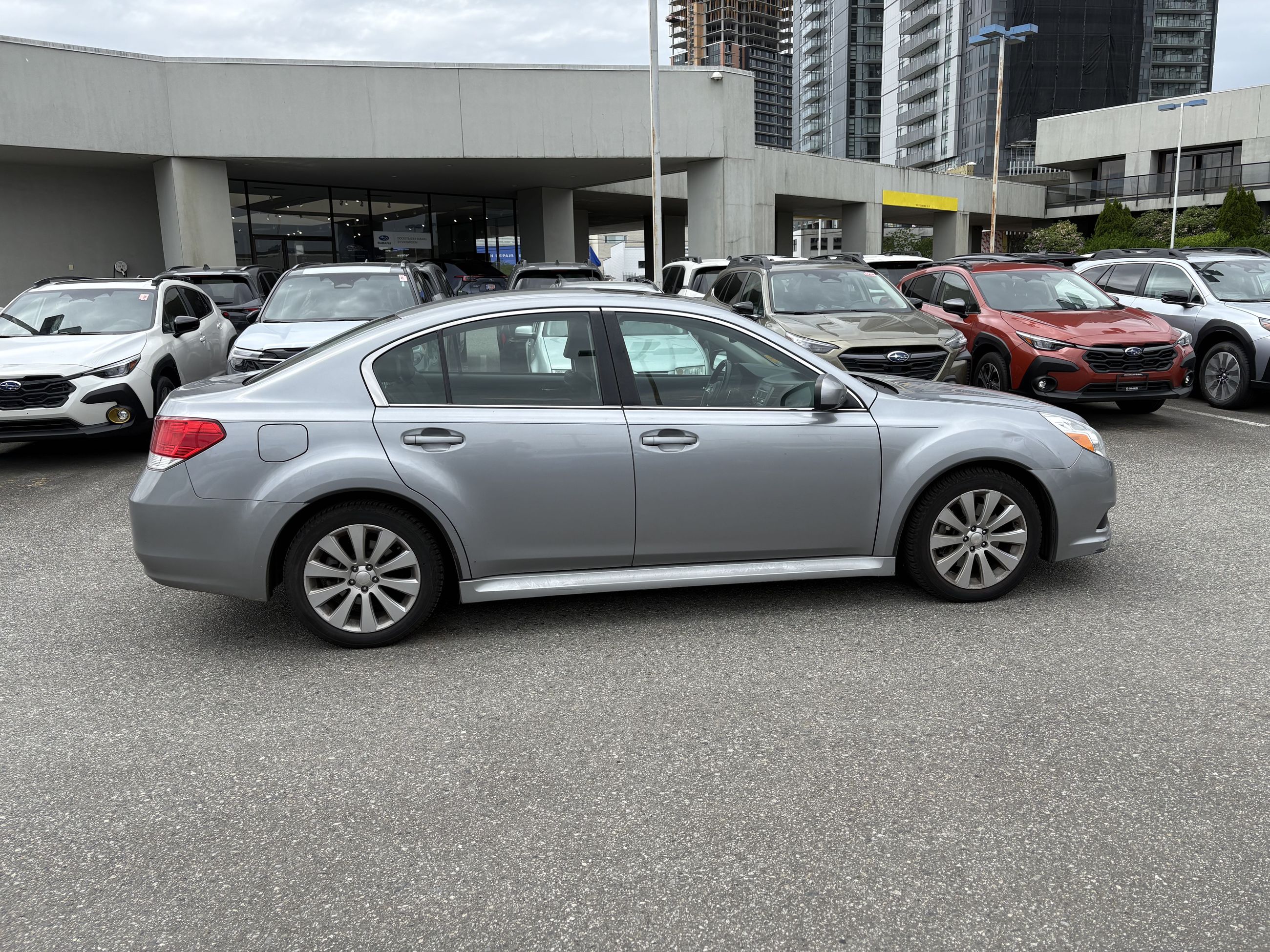 Subaru Legacy  2011 à Vancouver, Colombie-Britannique