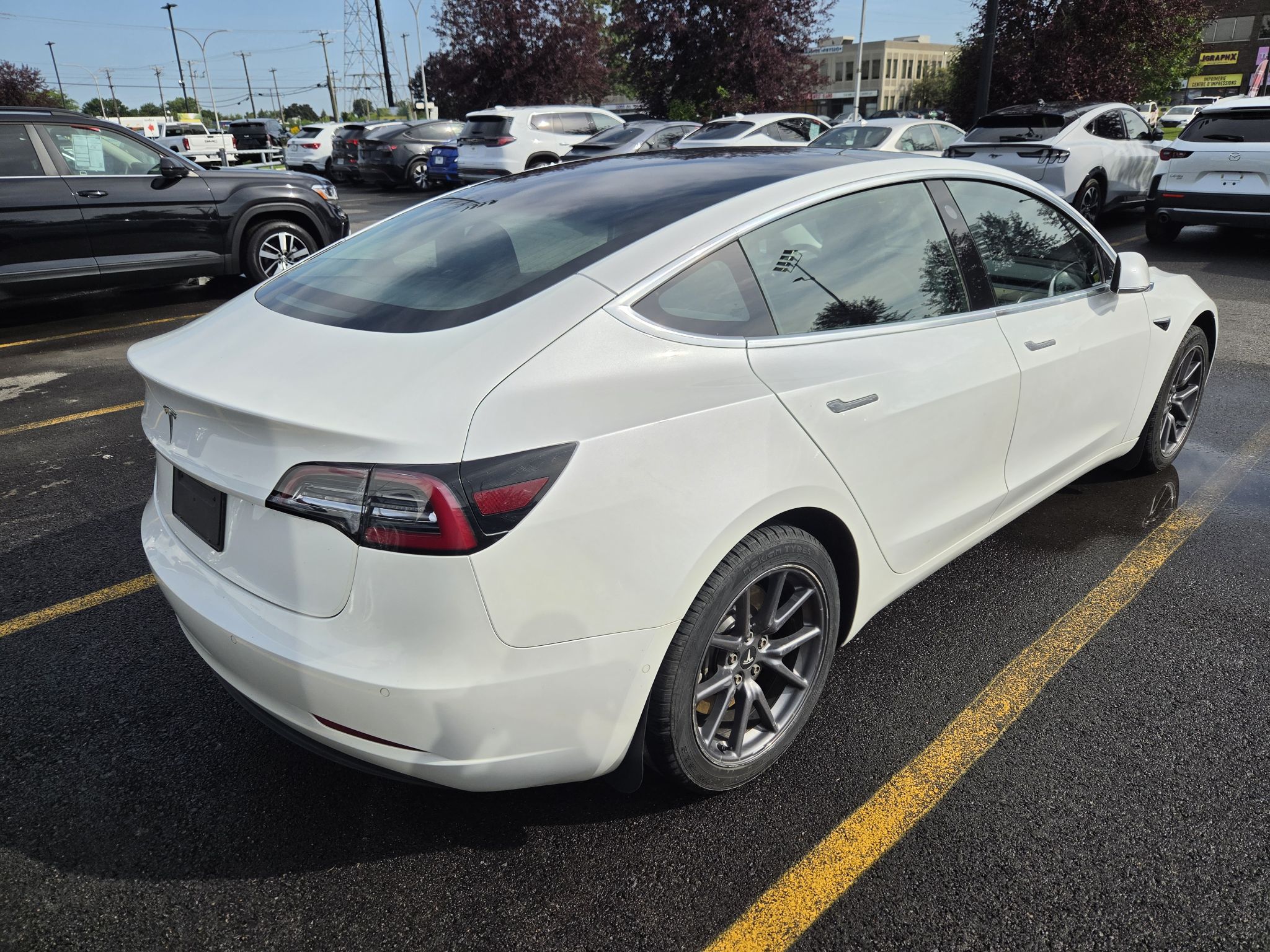Tesla Model 3  2020