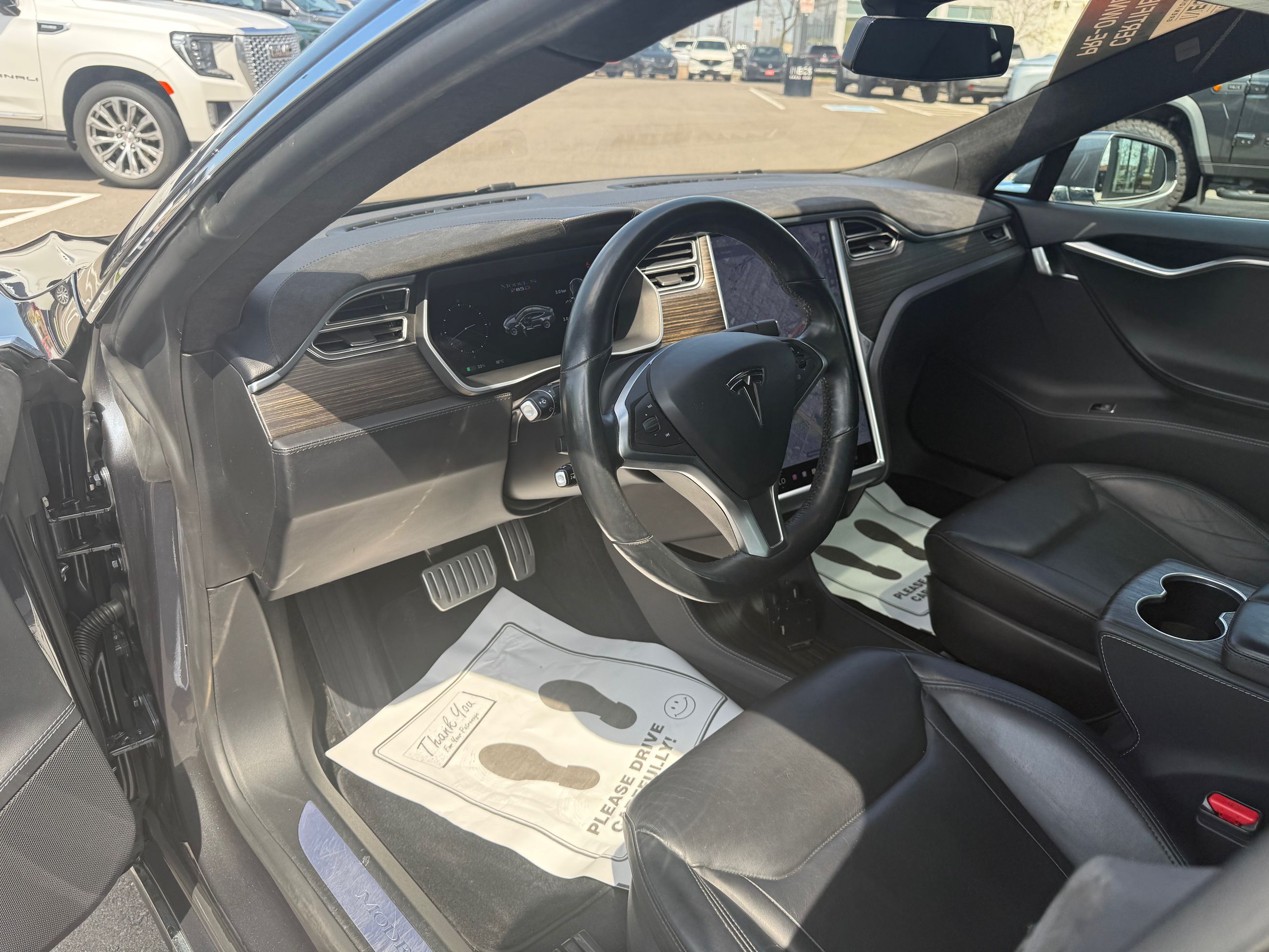 2015 Tesla Model S in Mississauga, Ontario