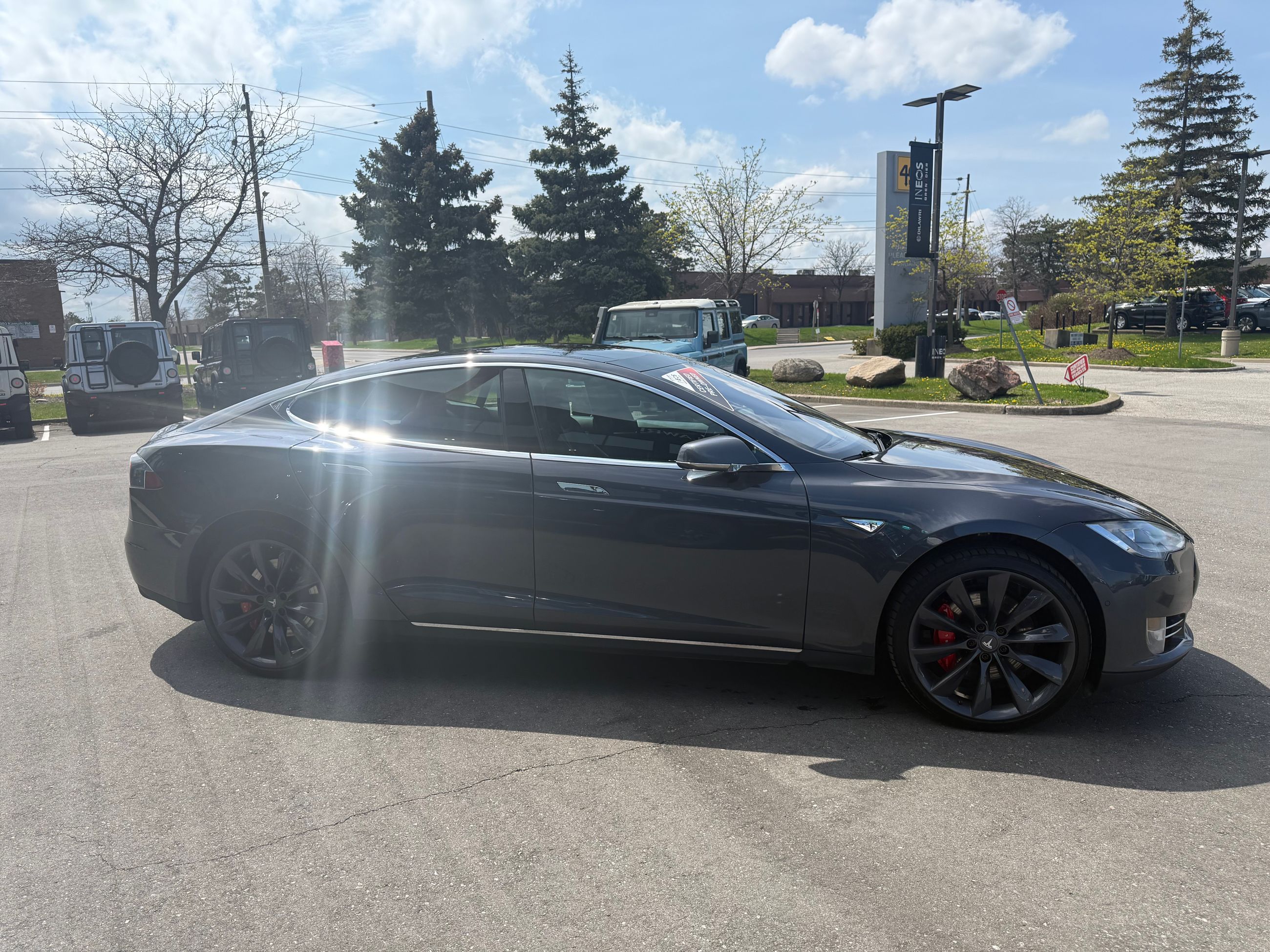 2015 Tesla Model S in Mississauga, Ontario
