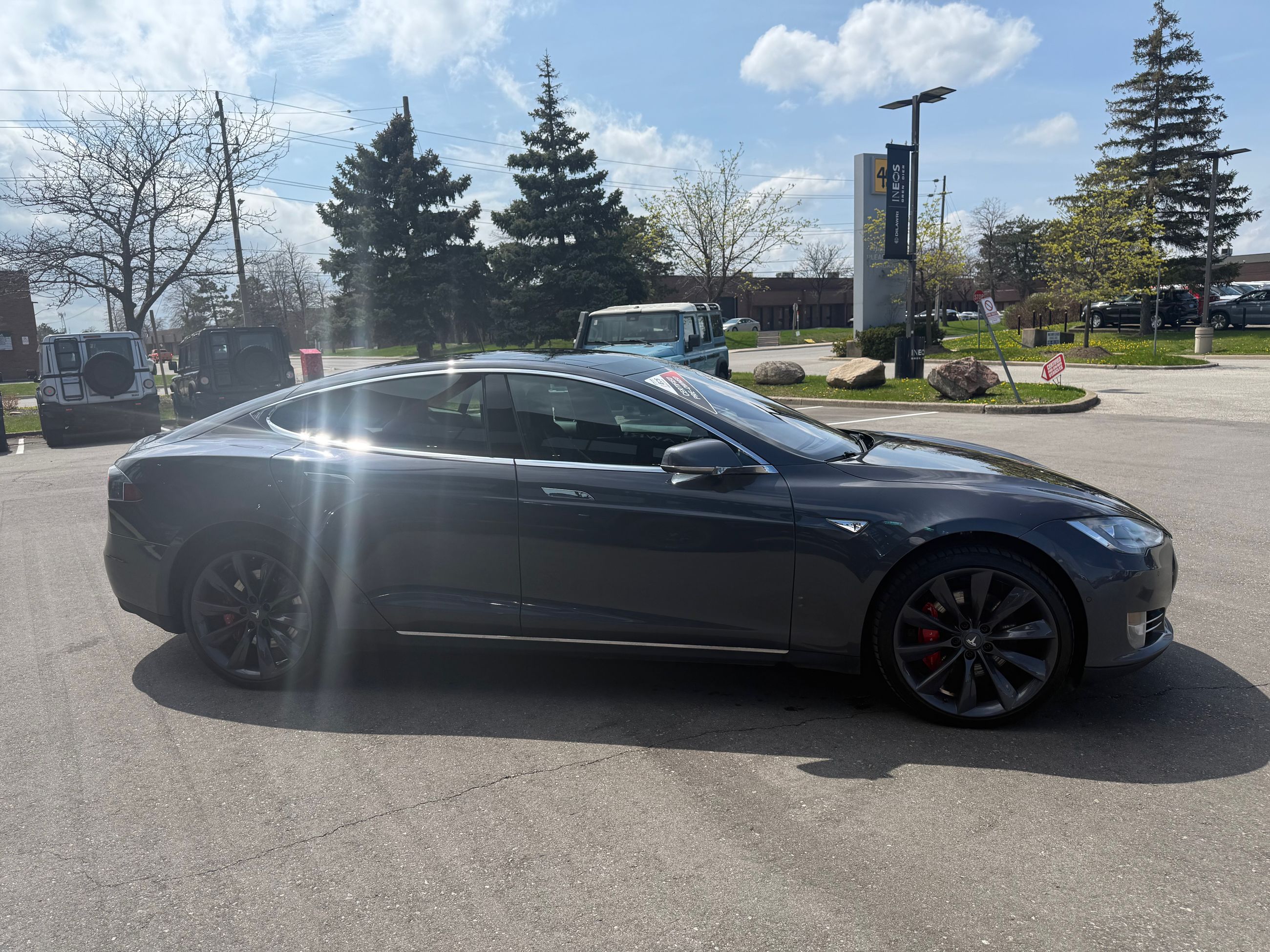 2015 Tesla Model S in Mississauga, Ontario
