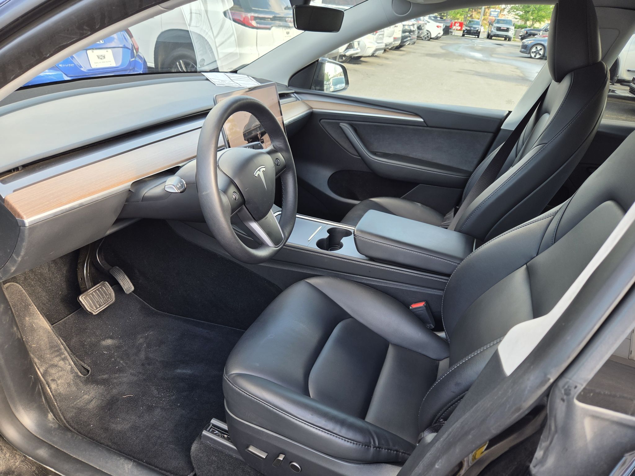 Tesla Model Y  2024 à Dollard-des-Ormeaux, Québec