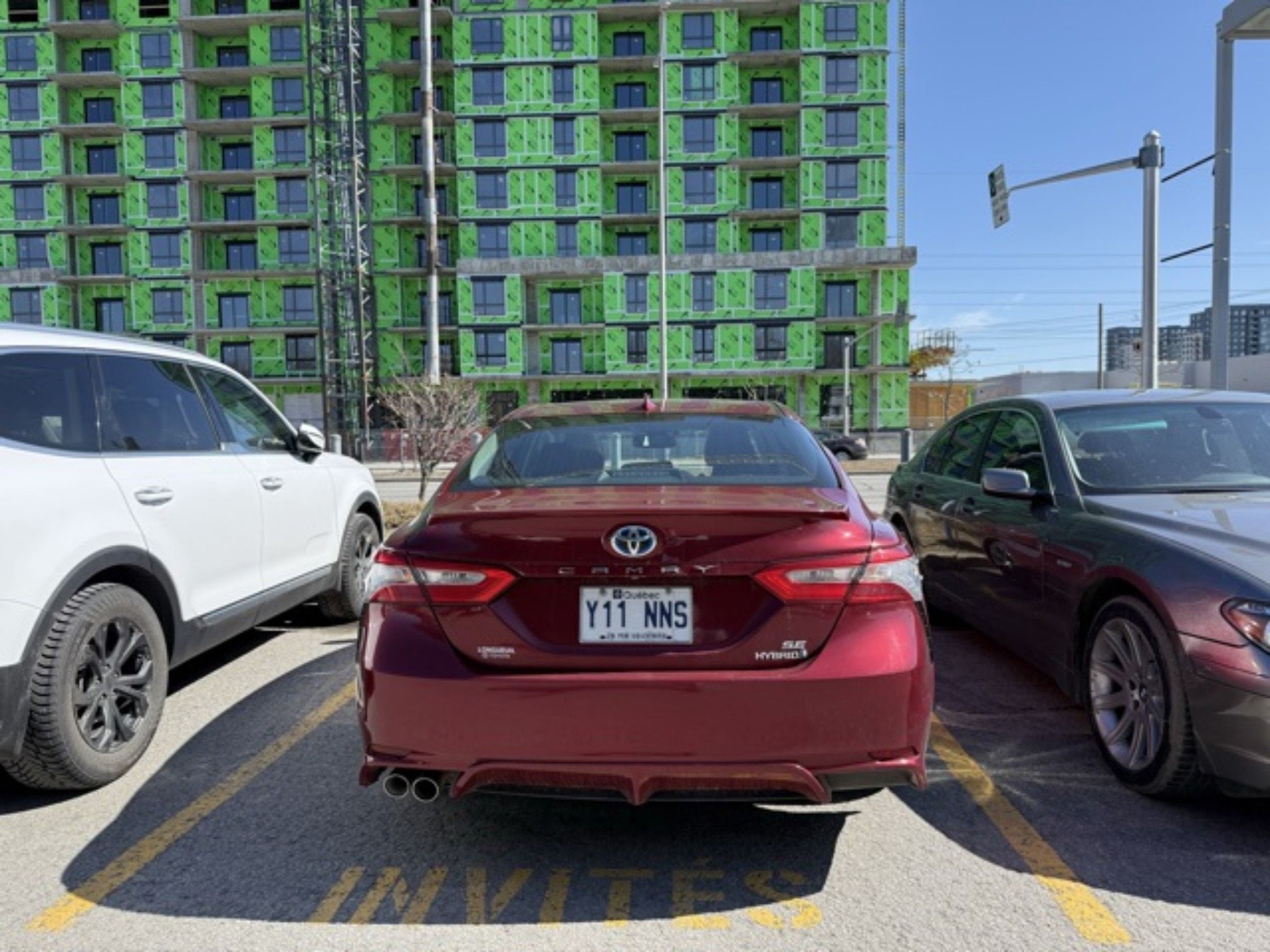 2018 Toyota Camry Hybrid in Laval, Quebec