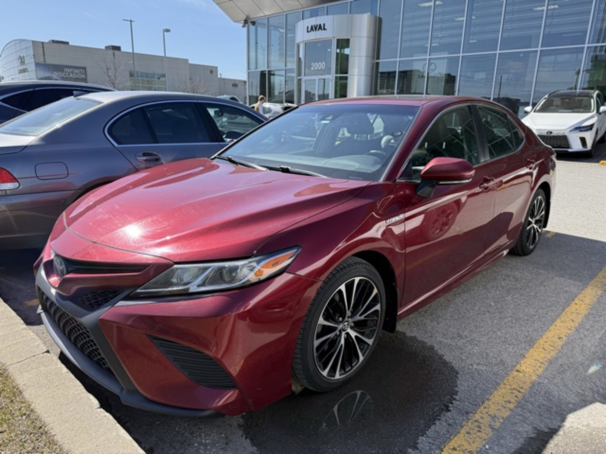 2018 Toyota Camry Hybrid in Laval, Quebec