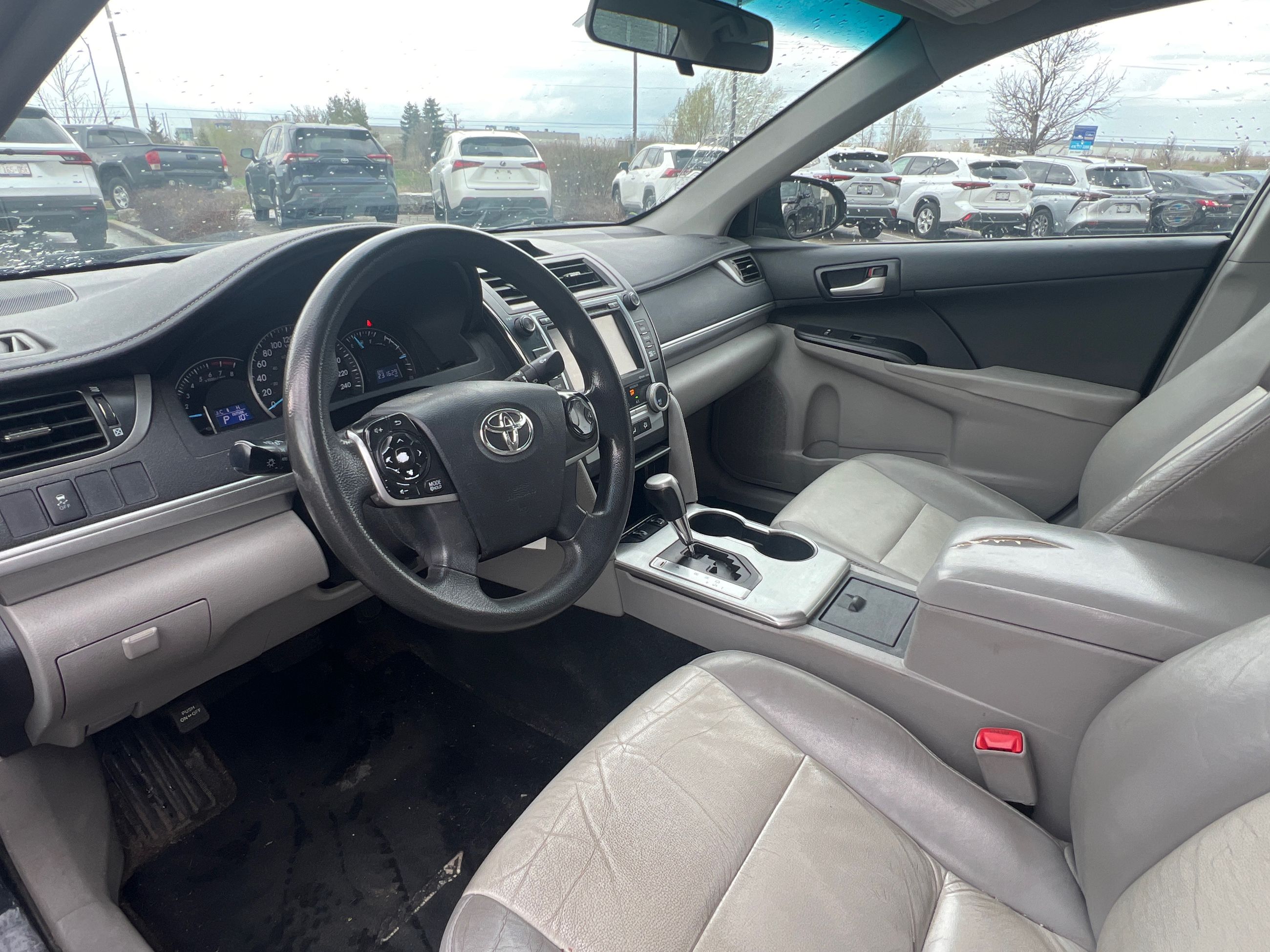 2014 Toyota Camry in Bolton, Ontario