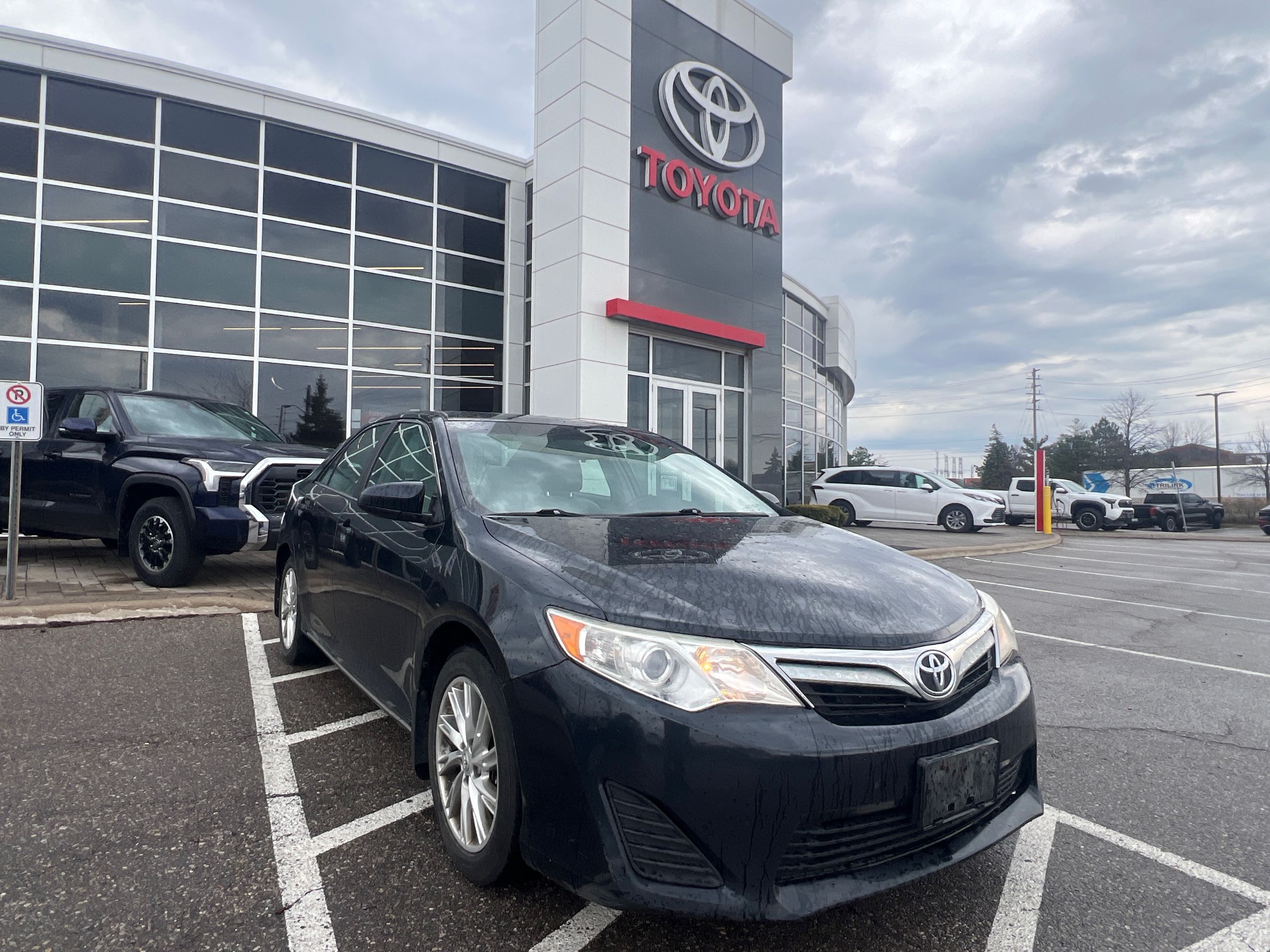 2014 Toyota Camry in Bolton, Ontario
