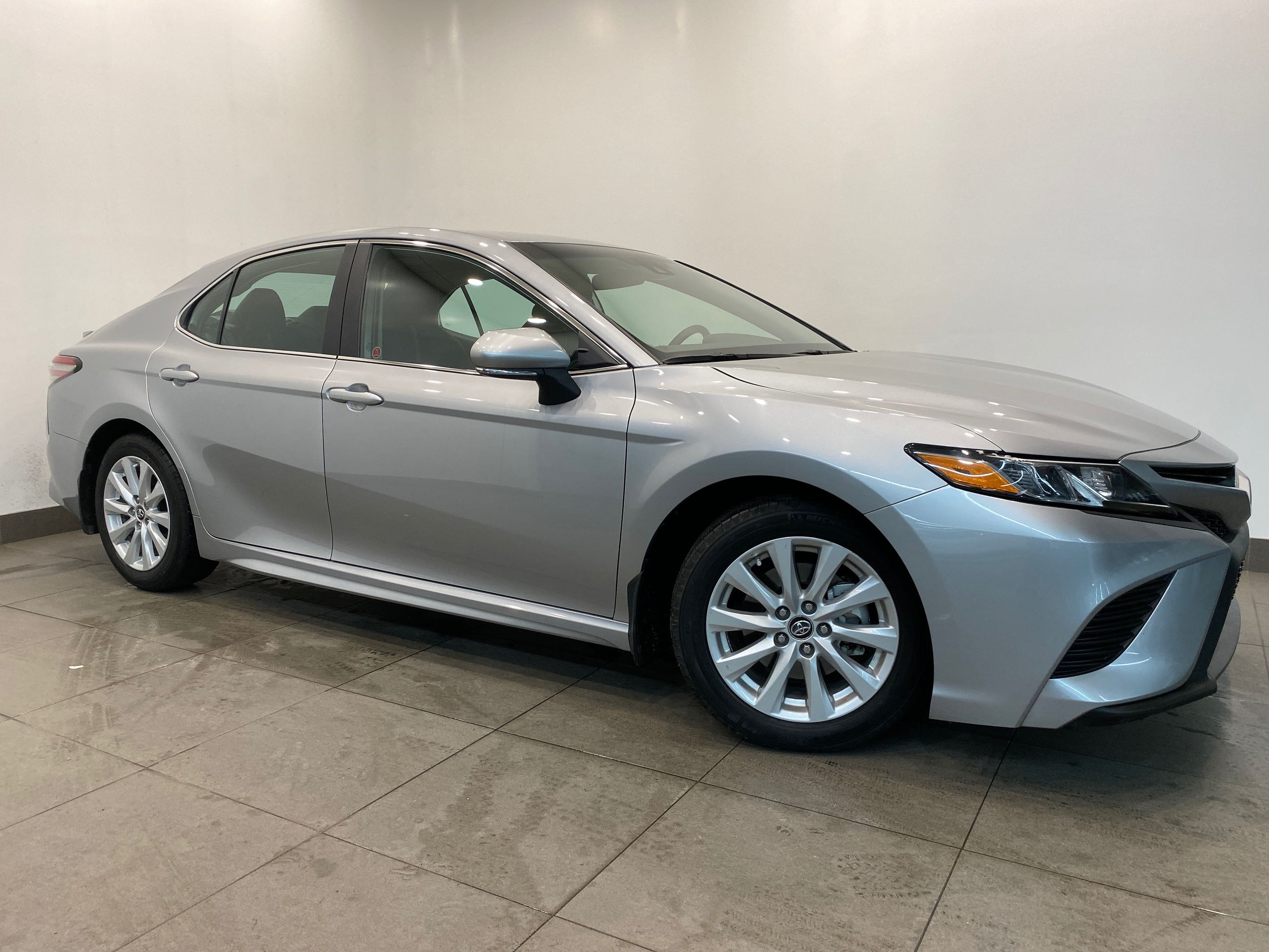 Used 2019 Toyota Camry 4-door Sedan Se 8a Rear View Camera, Heated 