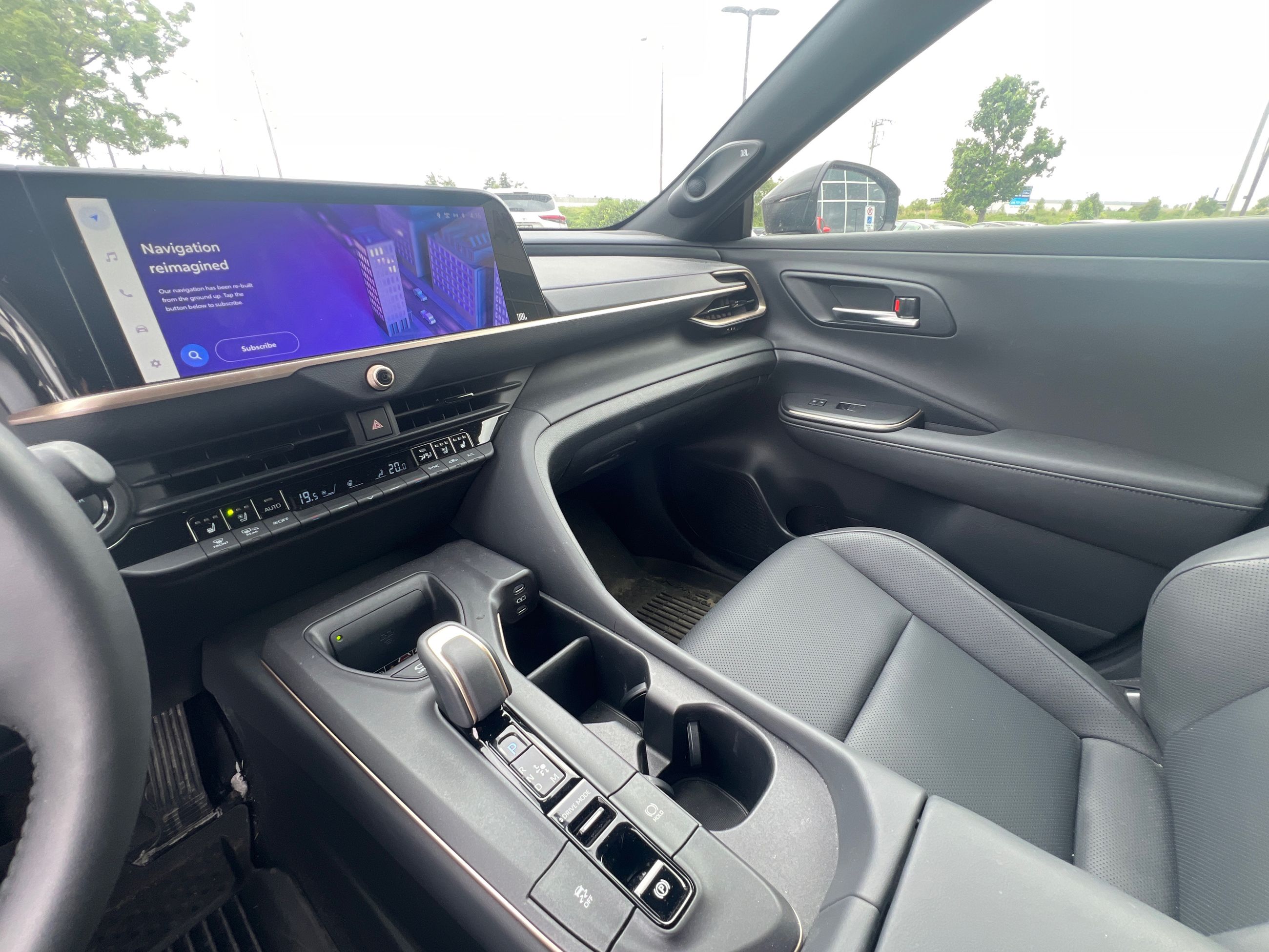 2023 Toyota CROWN in Bolton, Ontario
