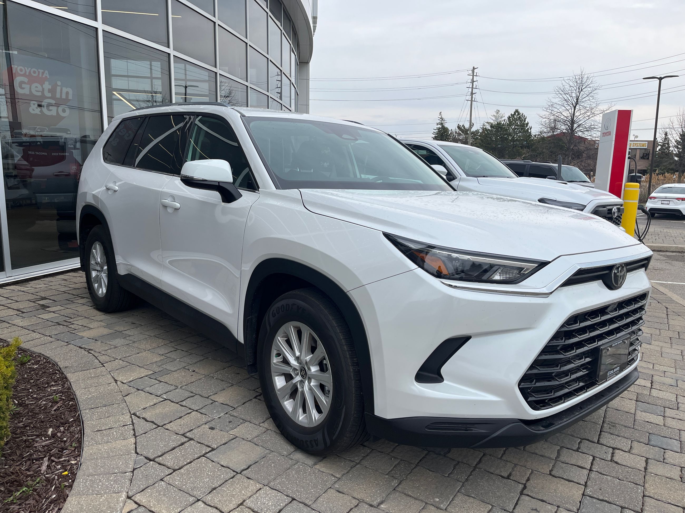 Toyota Grand Highlander  2024 à Bolton, Ontario