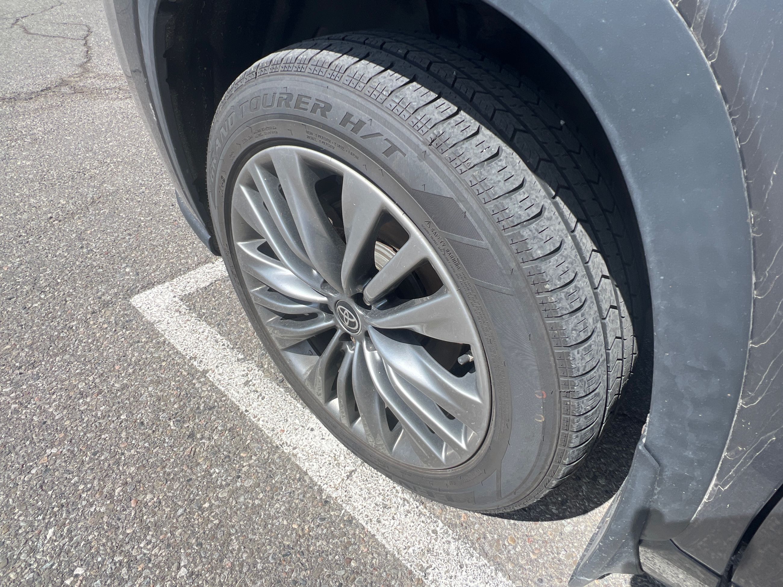 2021 Toyota Highlander Hybrid in Bolton, Ontario