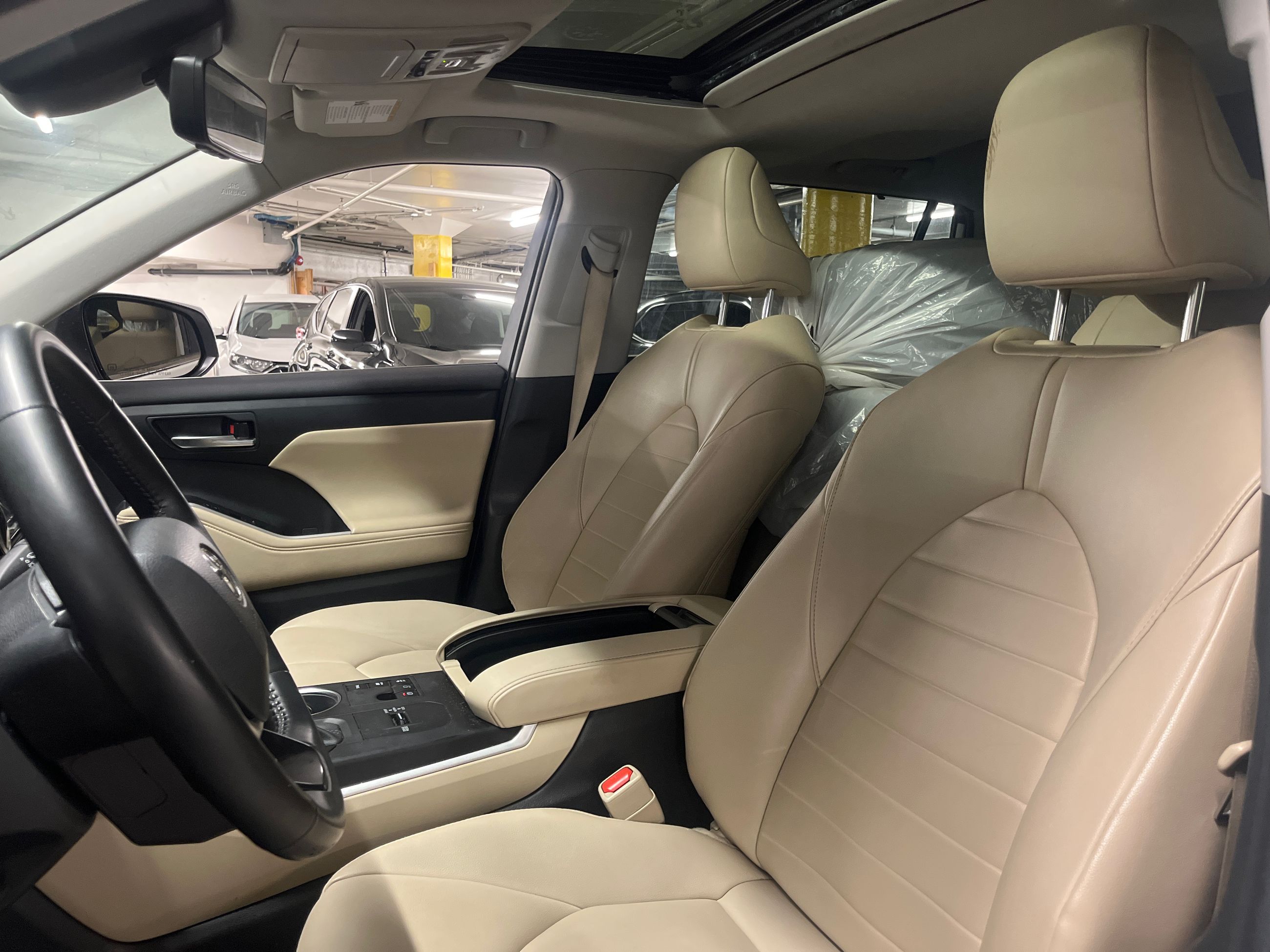 2023 Toyota Highlander hybrid in Markham, Ontario