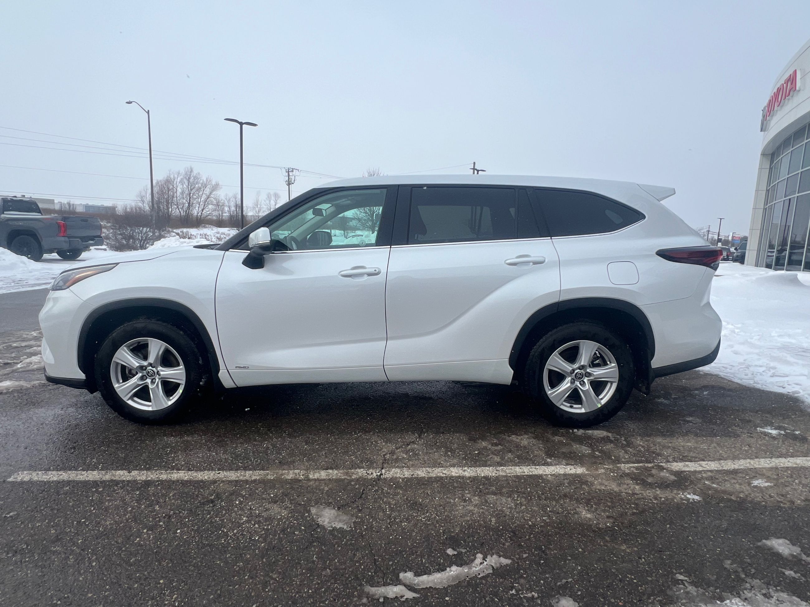 Toyota Highlander Hybrid  2025 à Bolton, Ontario