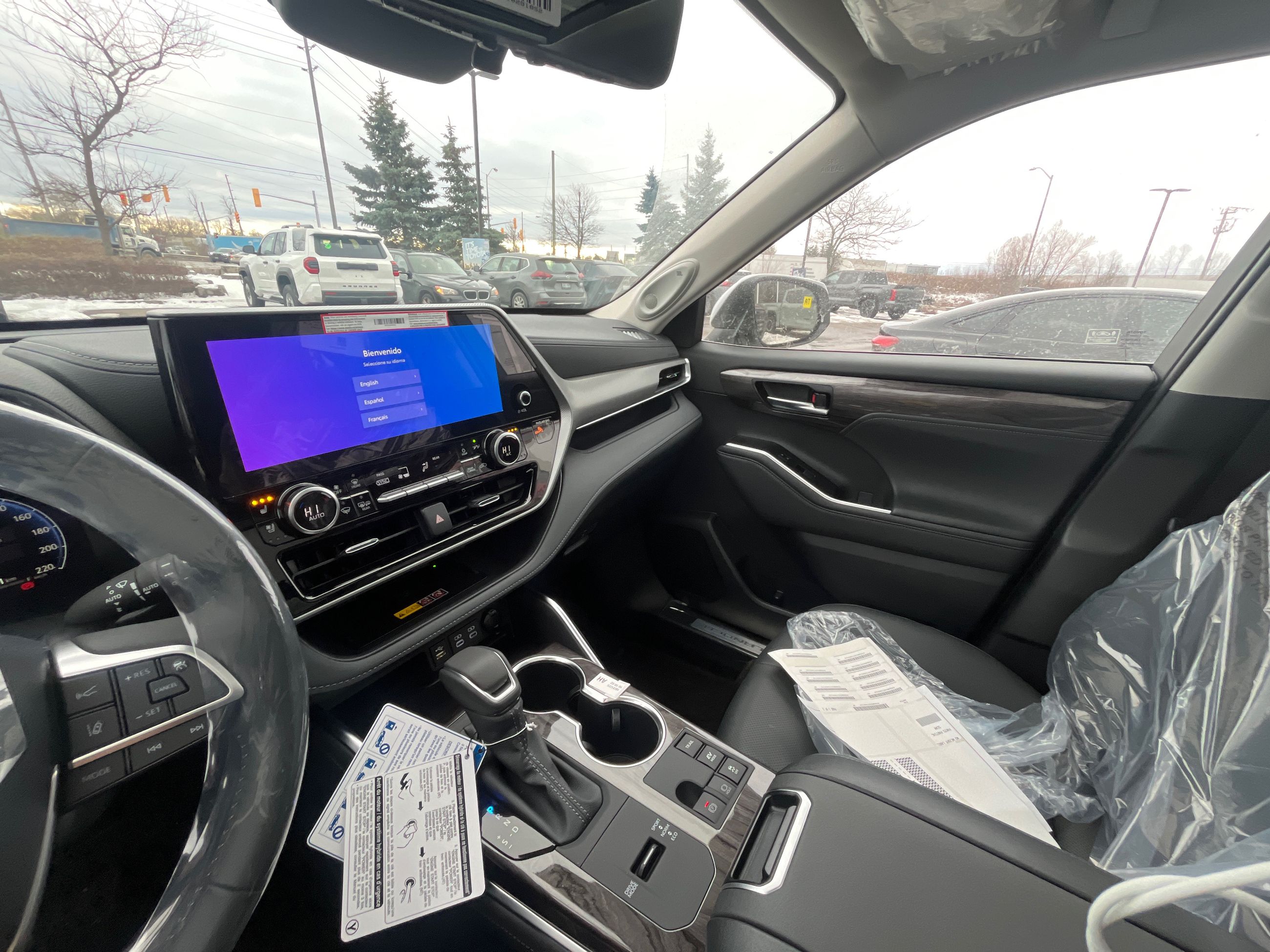 2026 Toyota Highlander Hybrid in Bolton, Ontario