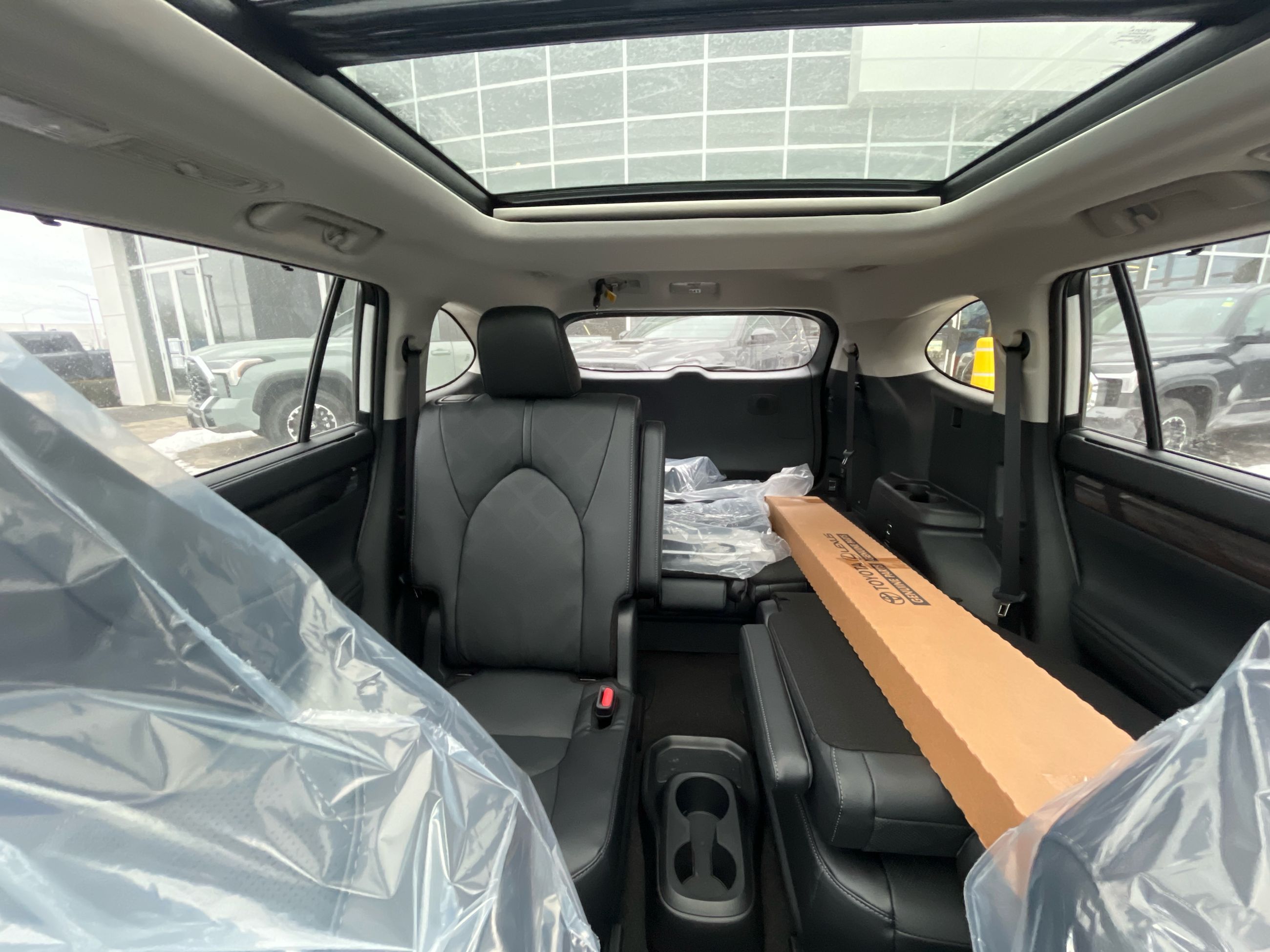 2026 Toyota Highlander Hybrid in Bolton, Ontario