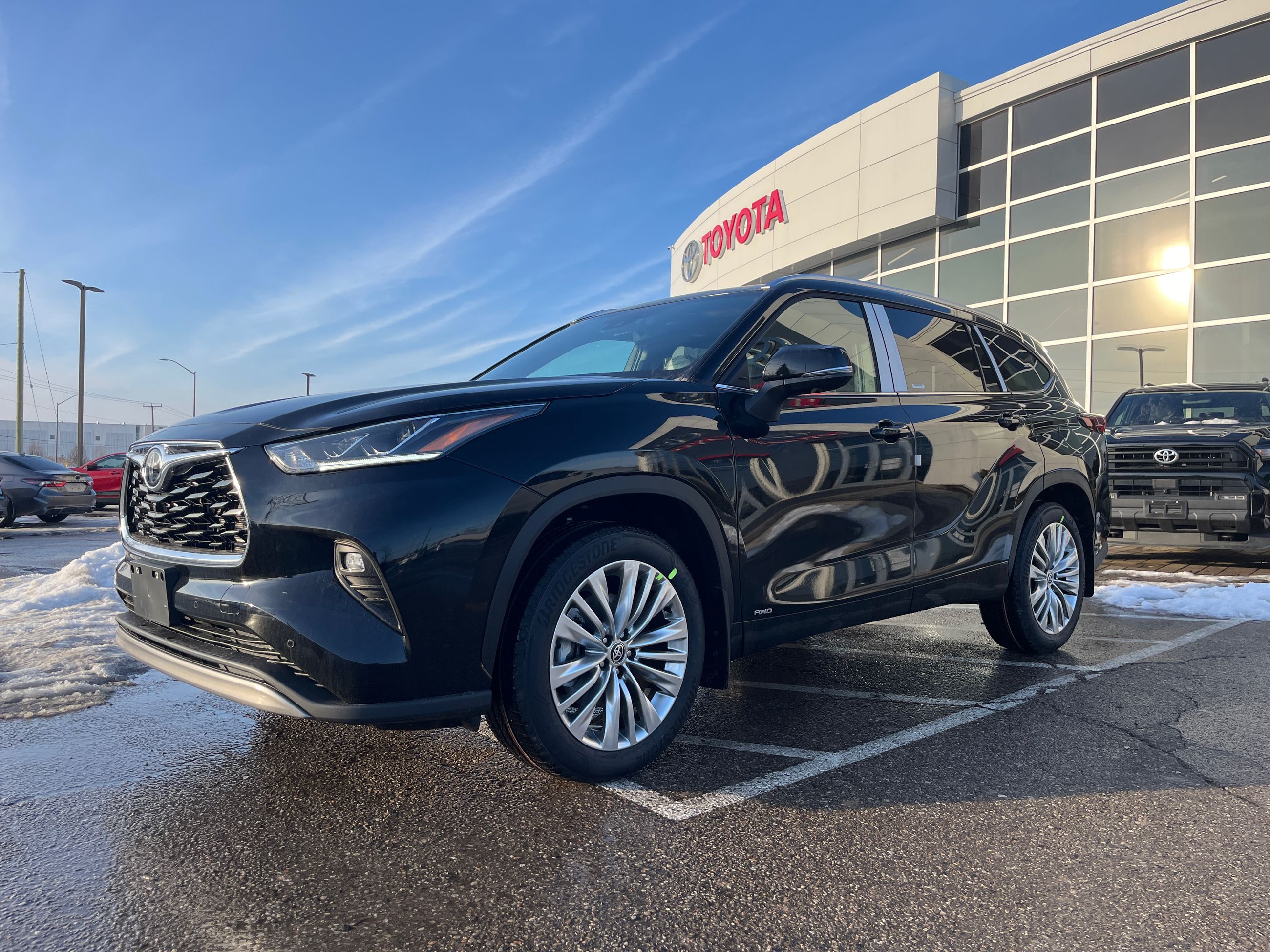 2026 Toyota Highlander Hybrid in Bolton, Ontario
