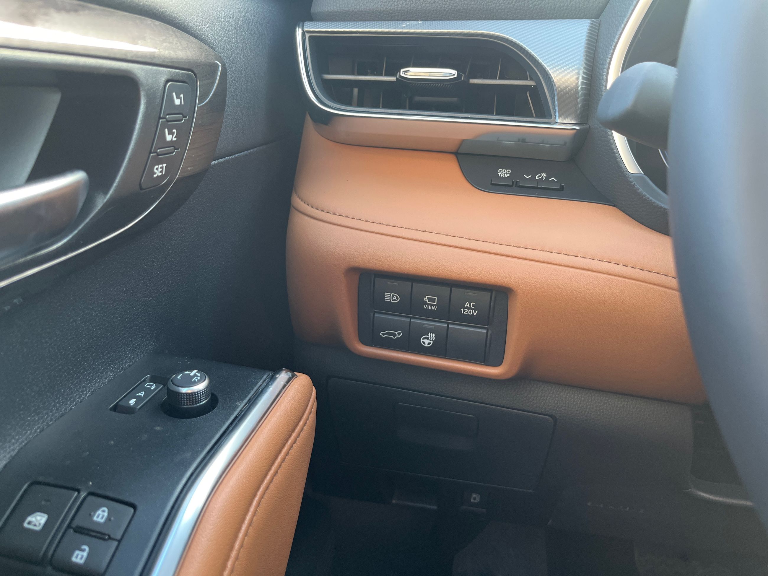 2026 Toyota Highlander Hybrid in Bolton, Ontario