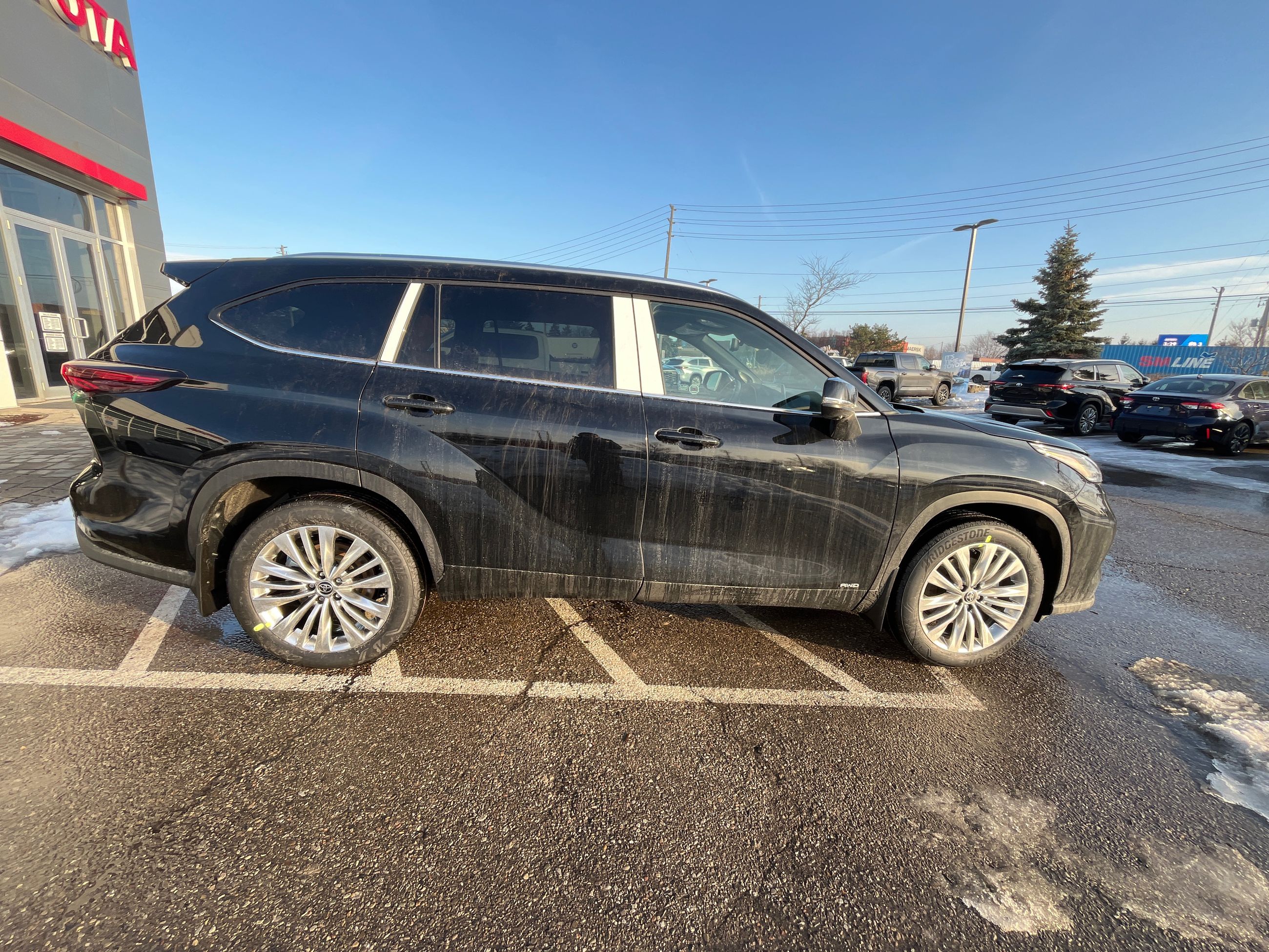 2026 Toyota Highlander Hybrid in Bolton, Ontario