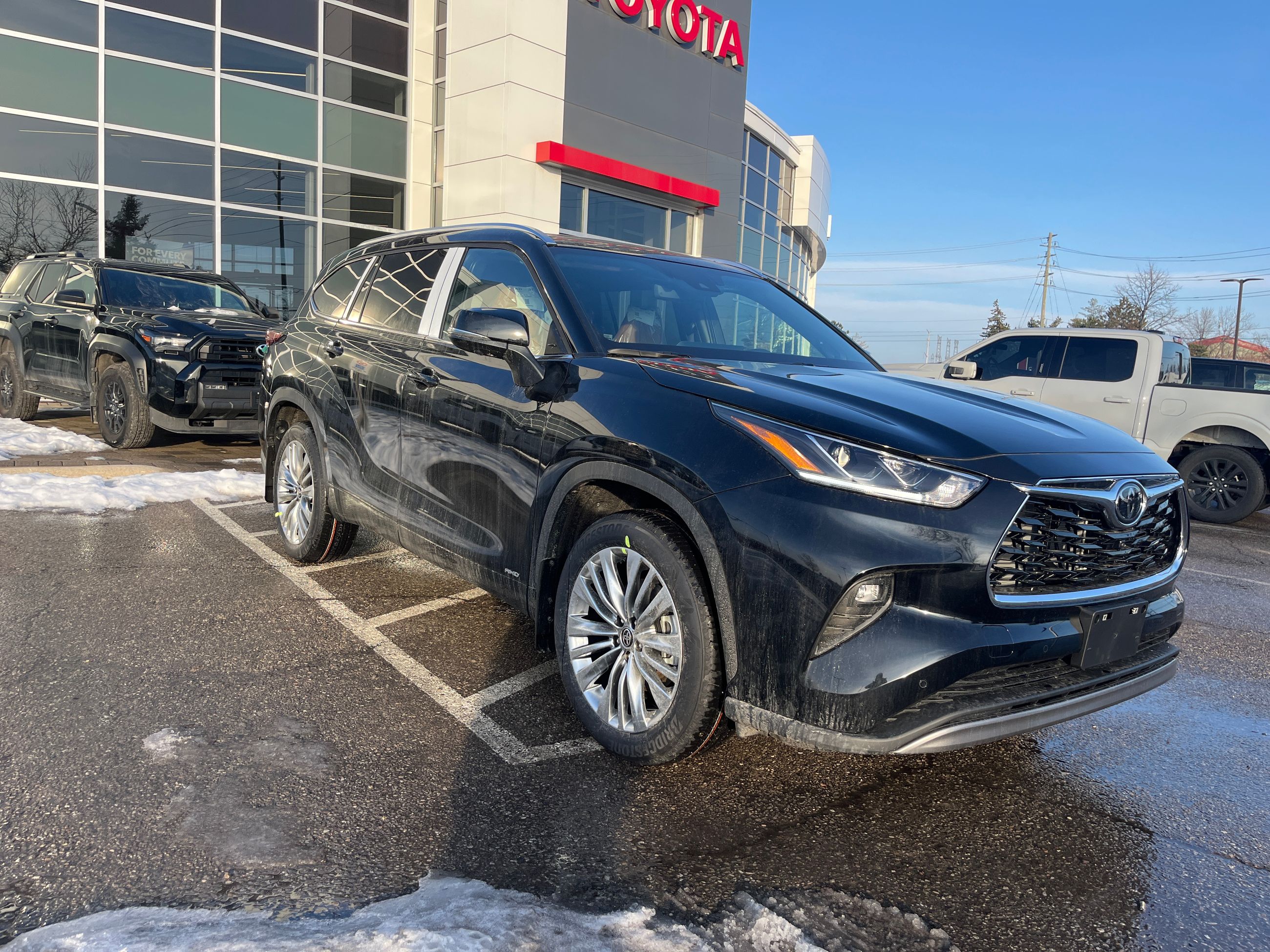 2026 Toyota Highlander Hybrid in Bolton, Ontario