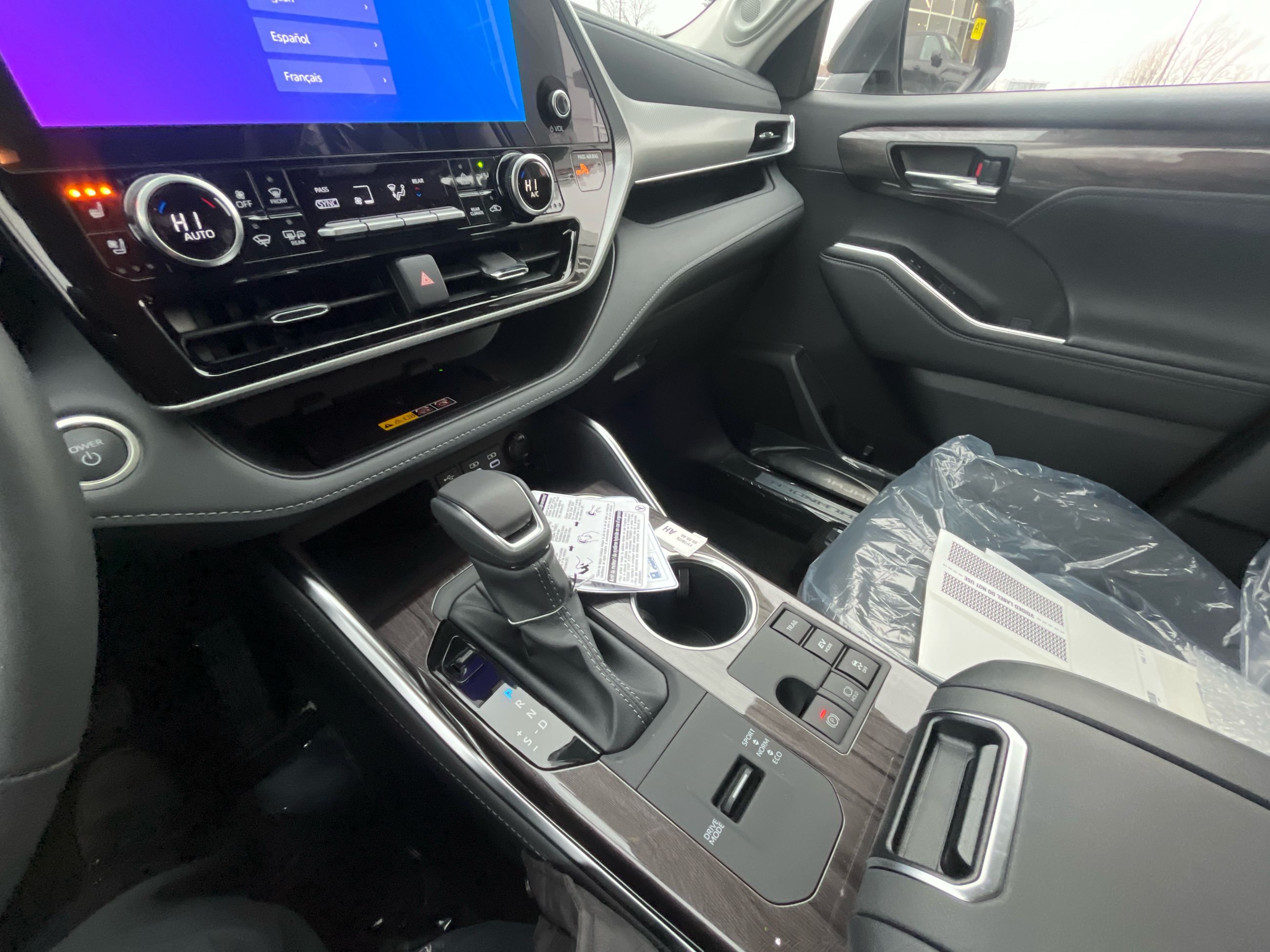 2026 Toyota Highlander Hybrid in Bolton, Ontario