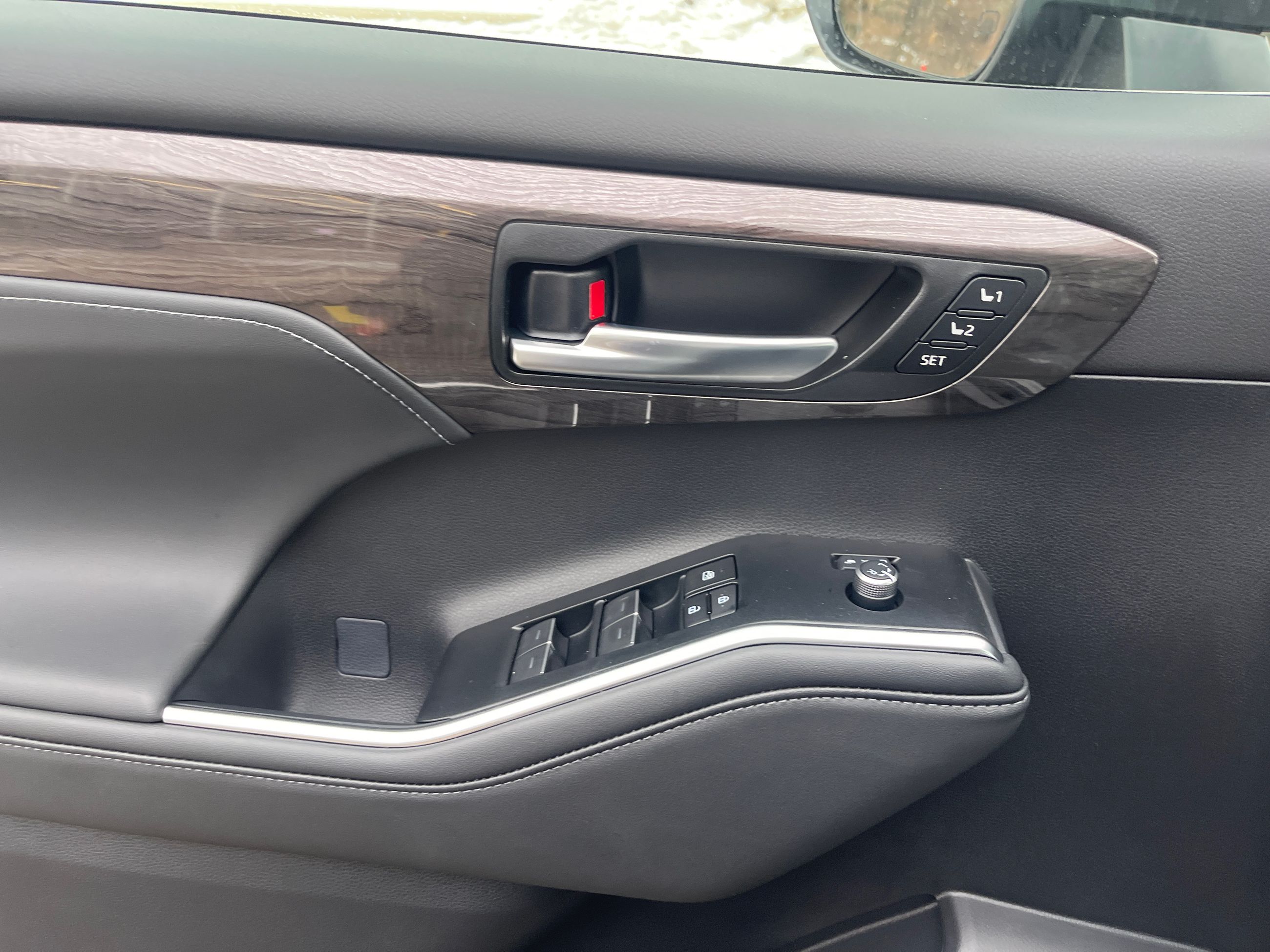 2026 Toyota Highlander Hybrid in Bolton, Ontario