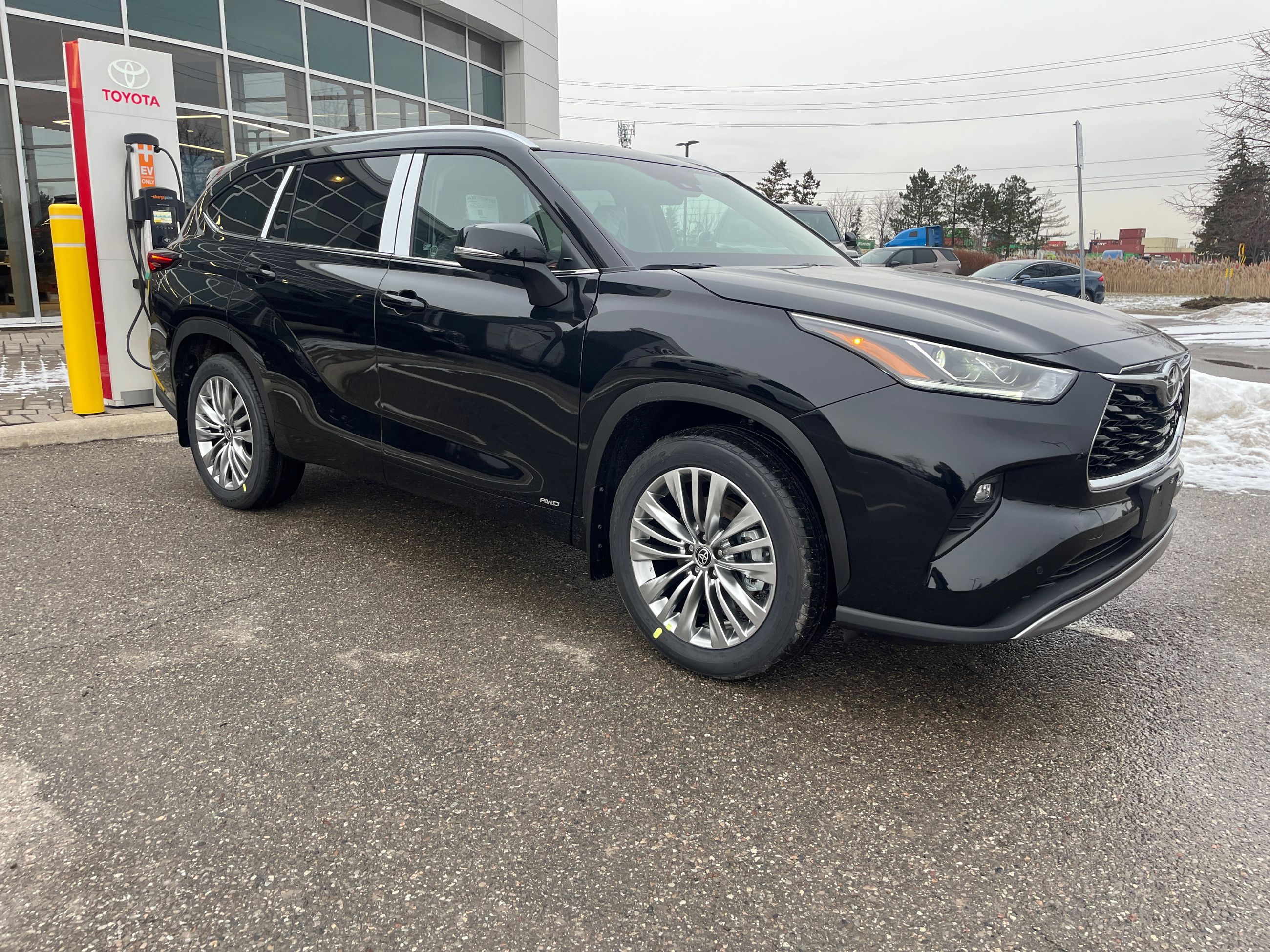 2026 Toyota Highlander Hybrid in Bolton, Ontario