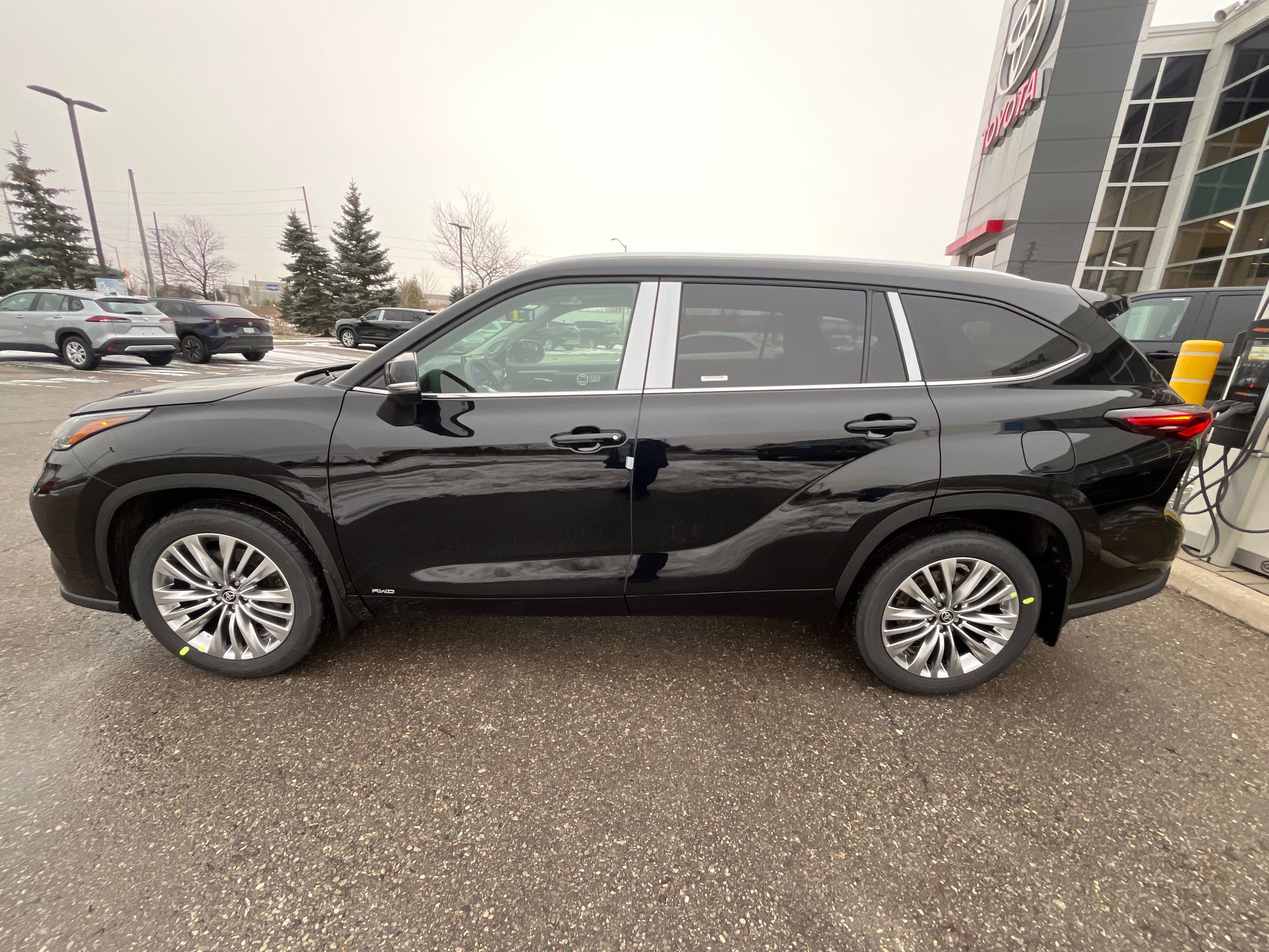 2026 Toyota Highlander Hybrid in Bolton, Ontario