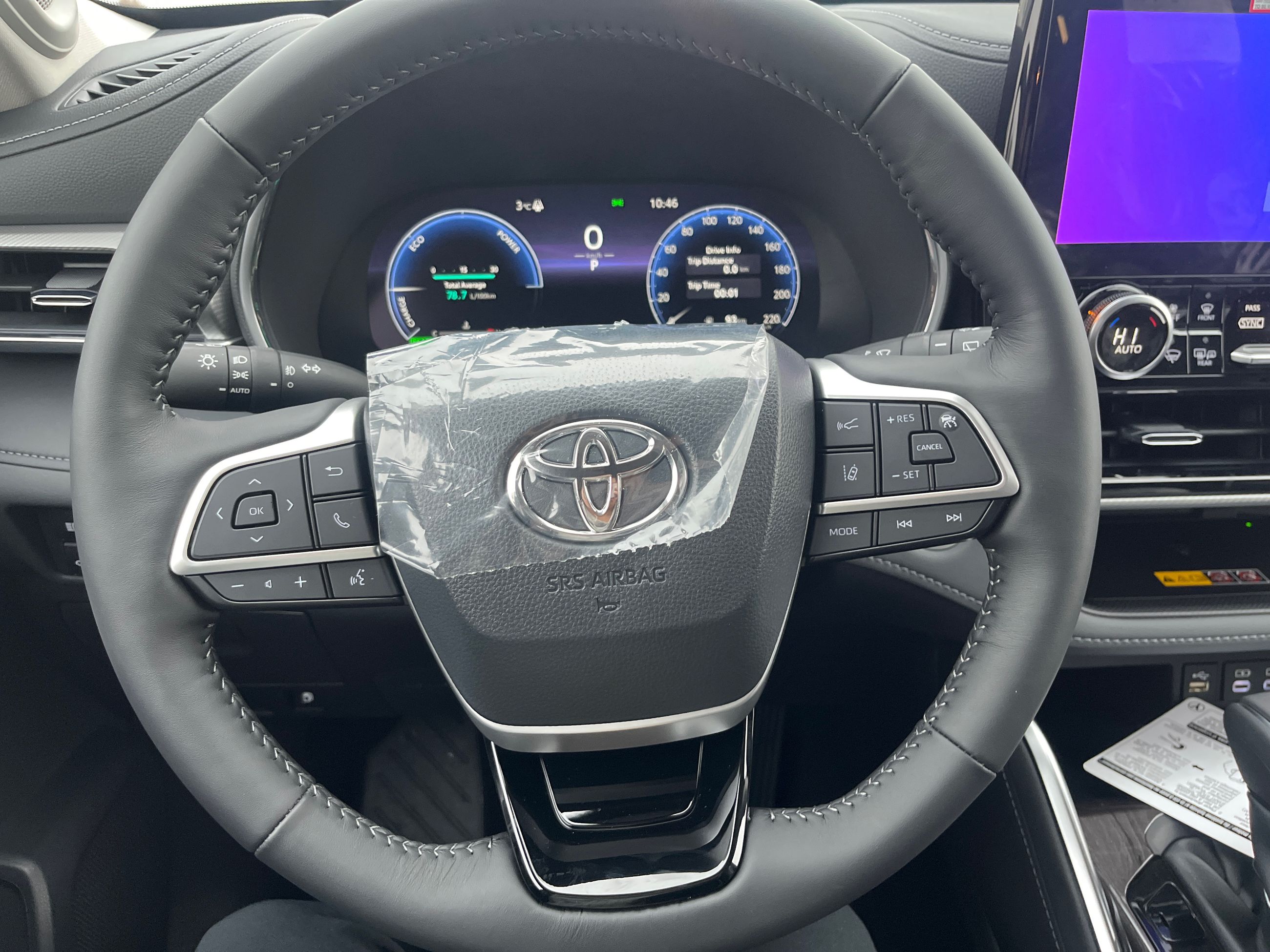 2026 Toyota Highlander Hybrid in Bolton, Ontario