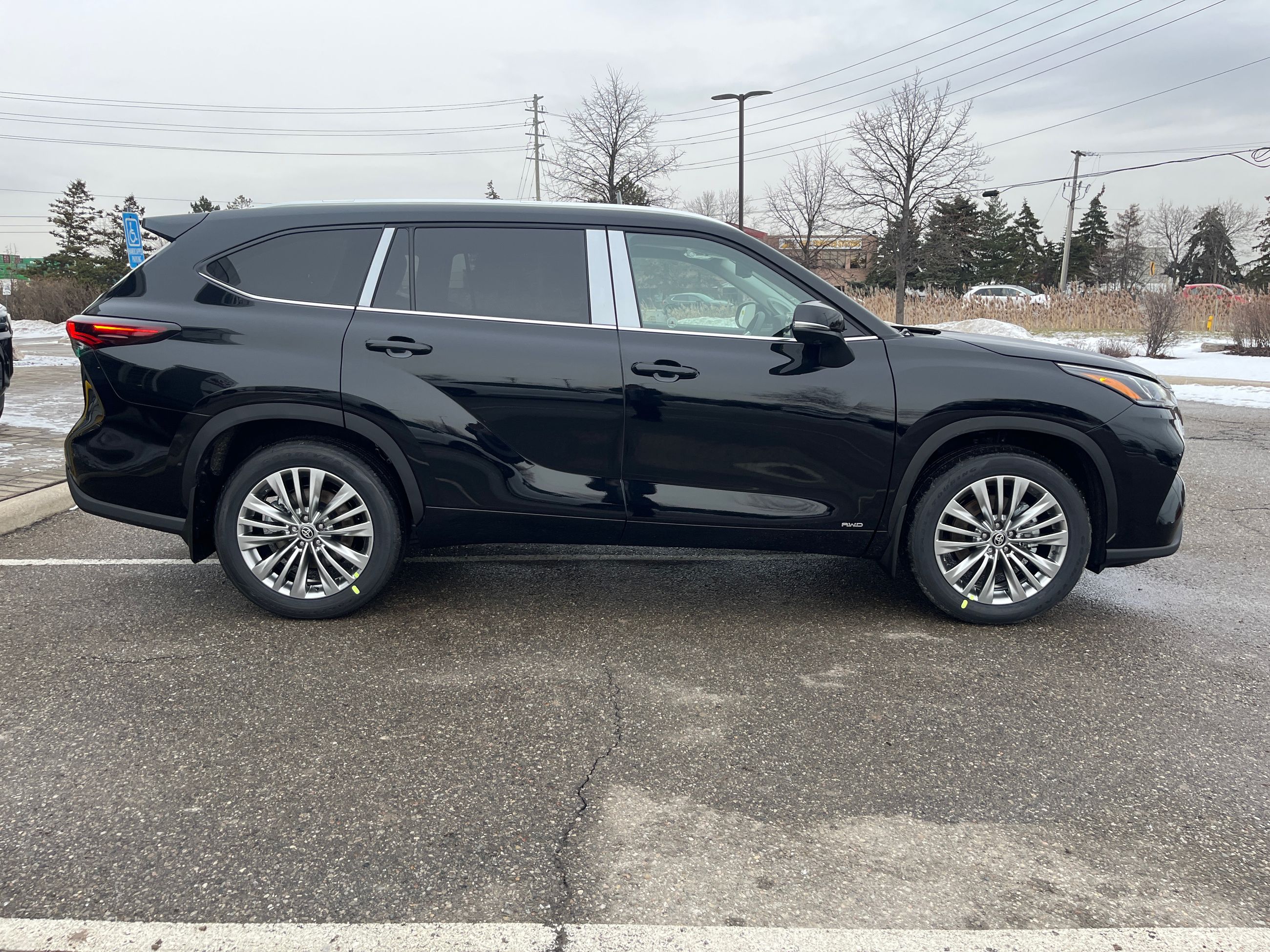 2026 Toyota Highlander Hybrid in Bolton, Ontario