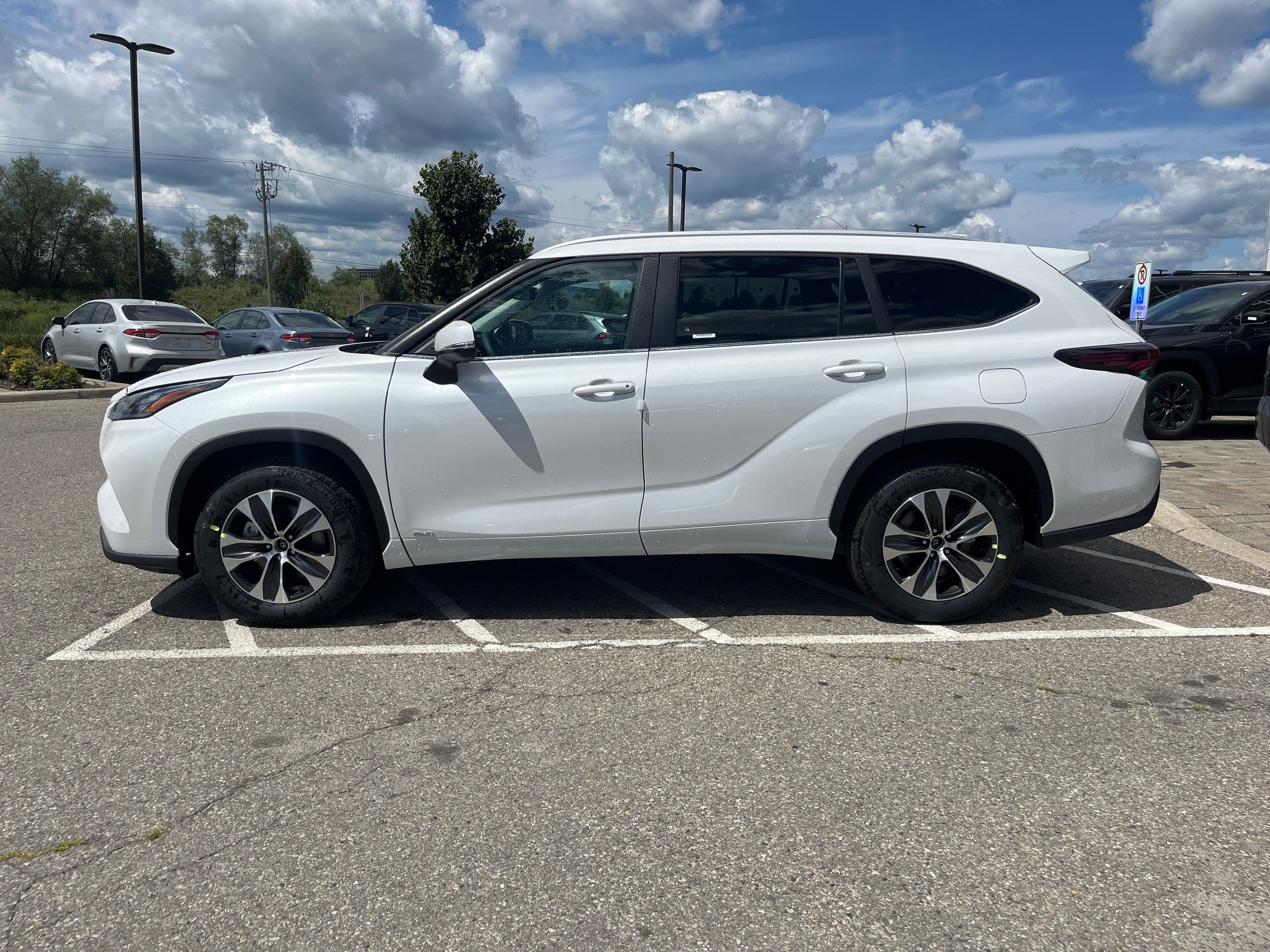 Toyota Highlander Hybrid  2026 à Bolton, Ontario