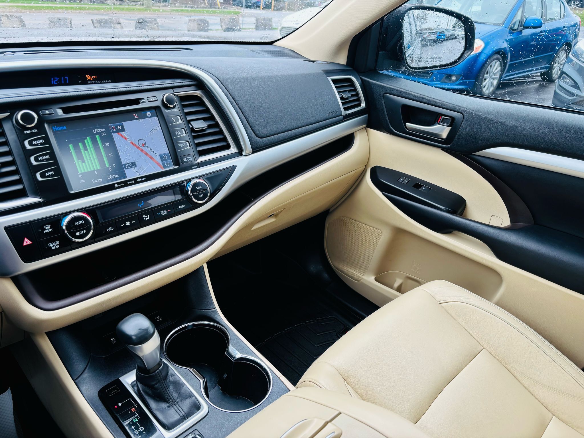 2017 Toyota Highlander in Barrie, Ontario