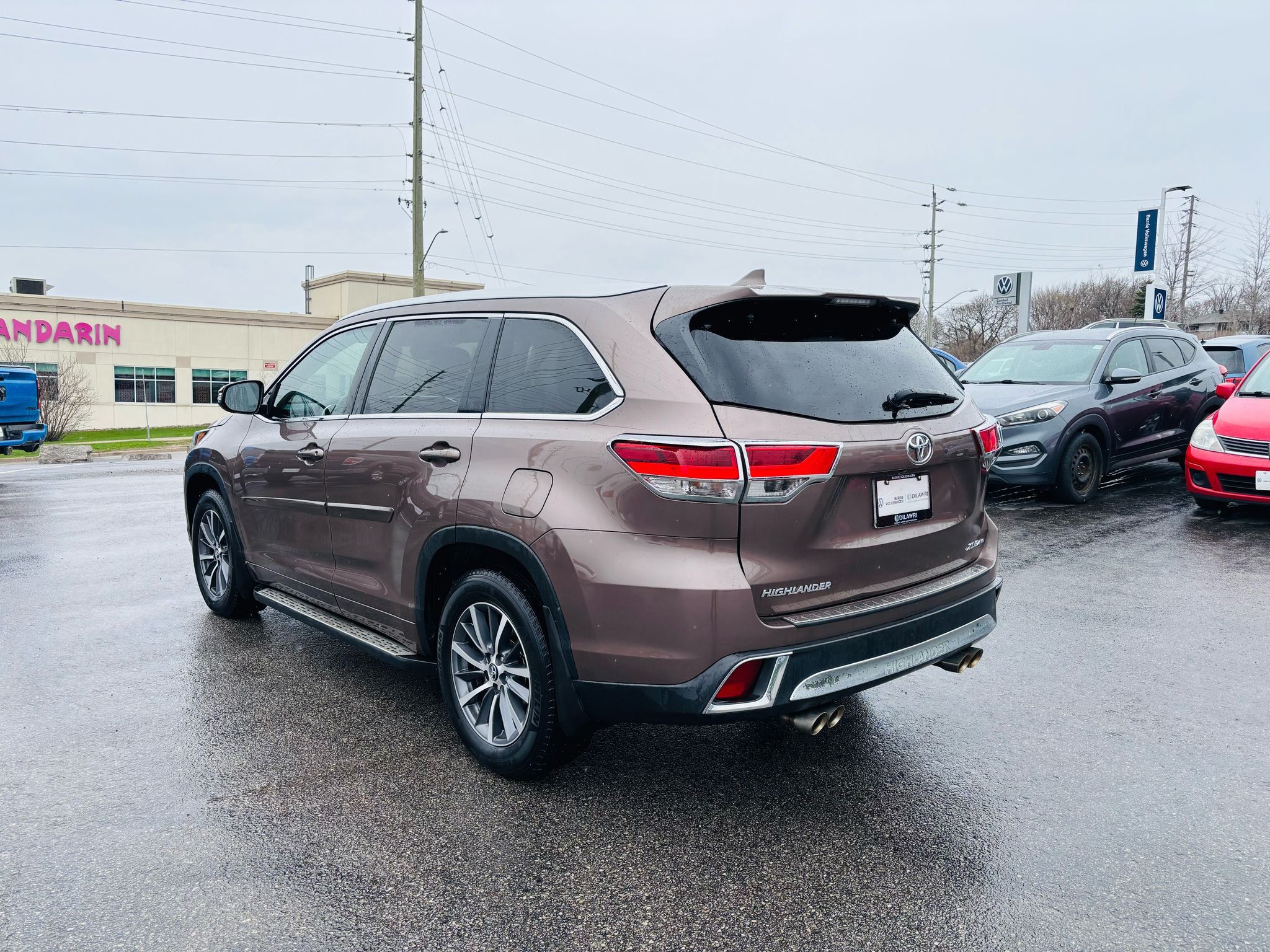 2017 Toyota Highlander in Barrie, Ontario