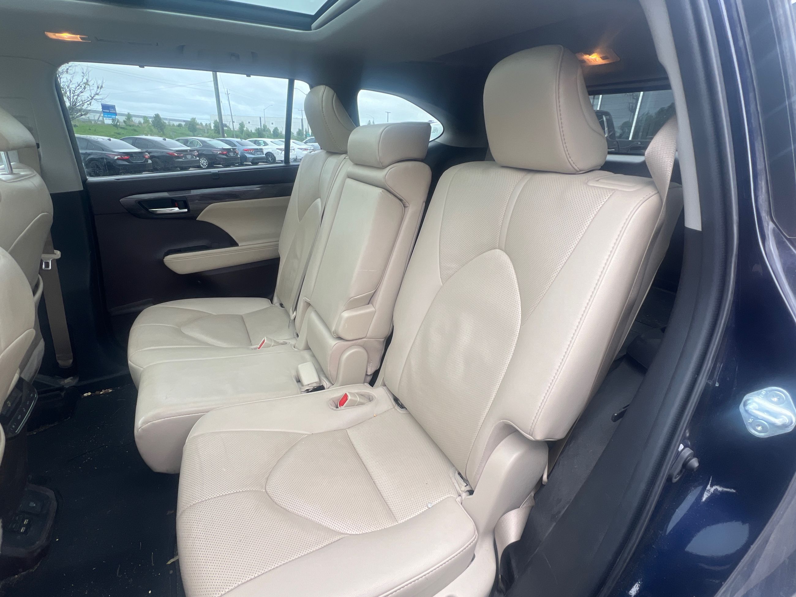 2021 Toyota Highlander in Bolton, Ontario