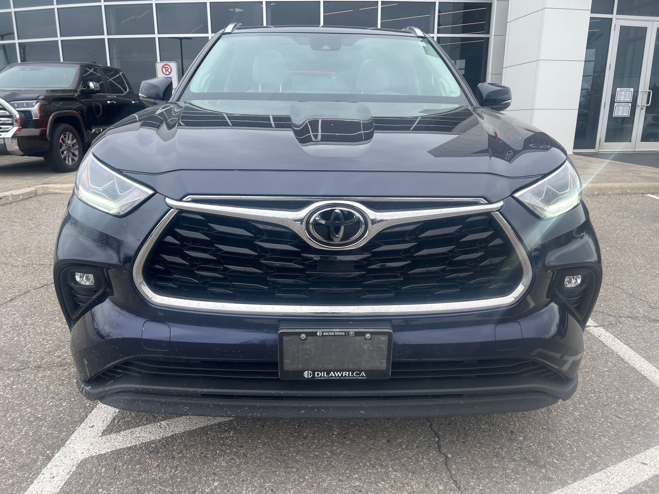 2021 Toyota Highlander in Bolton, Ontario